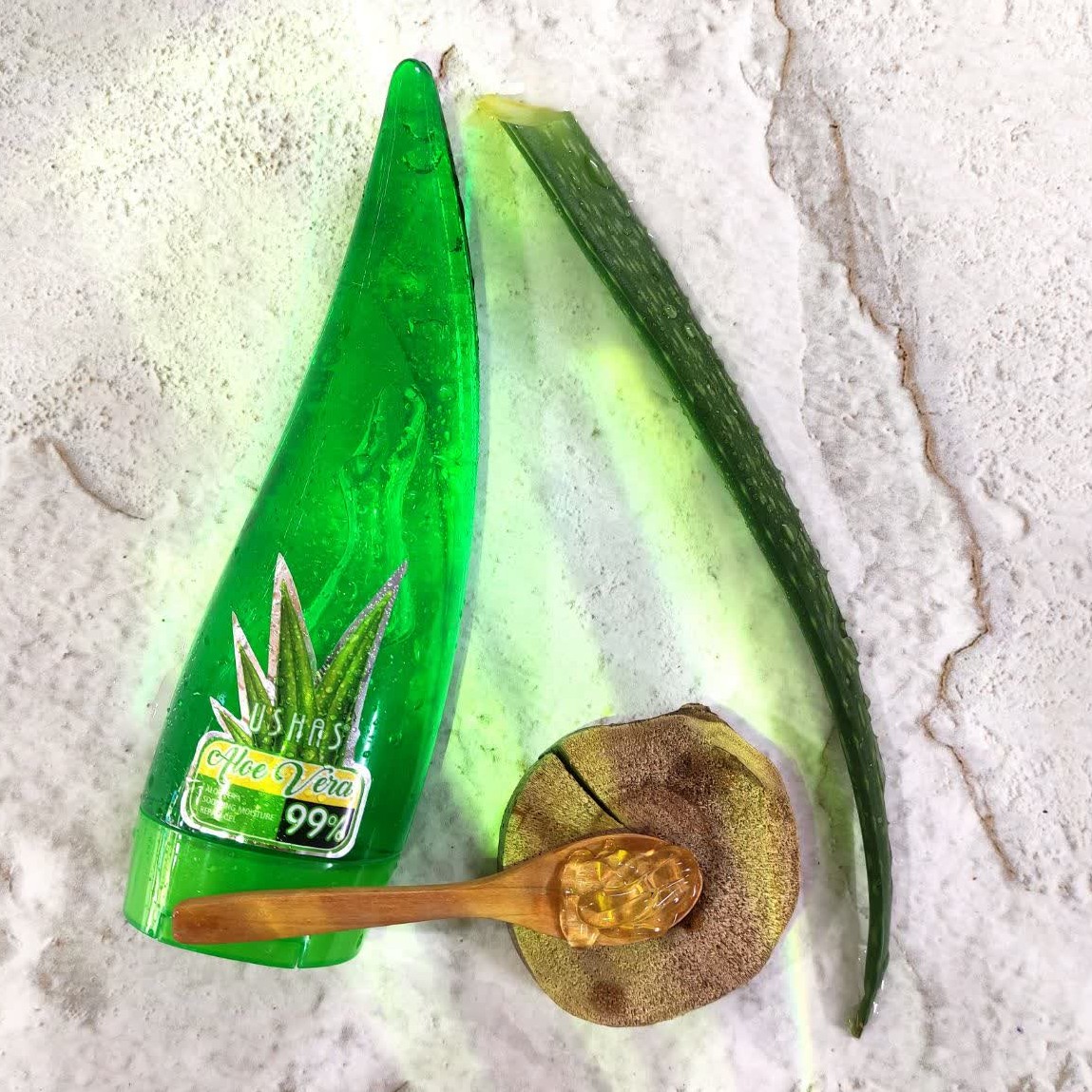 ژل آلوئه ورا 99 درصد شاخکی اصل 300 گرم آبرسان قوی پوست