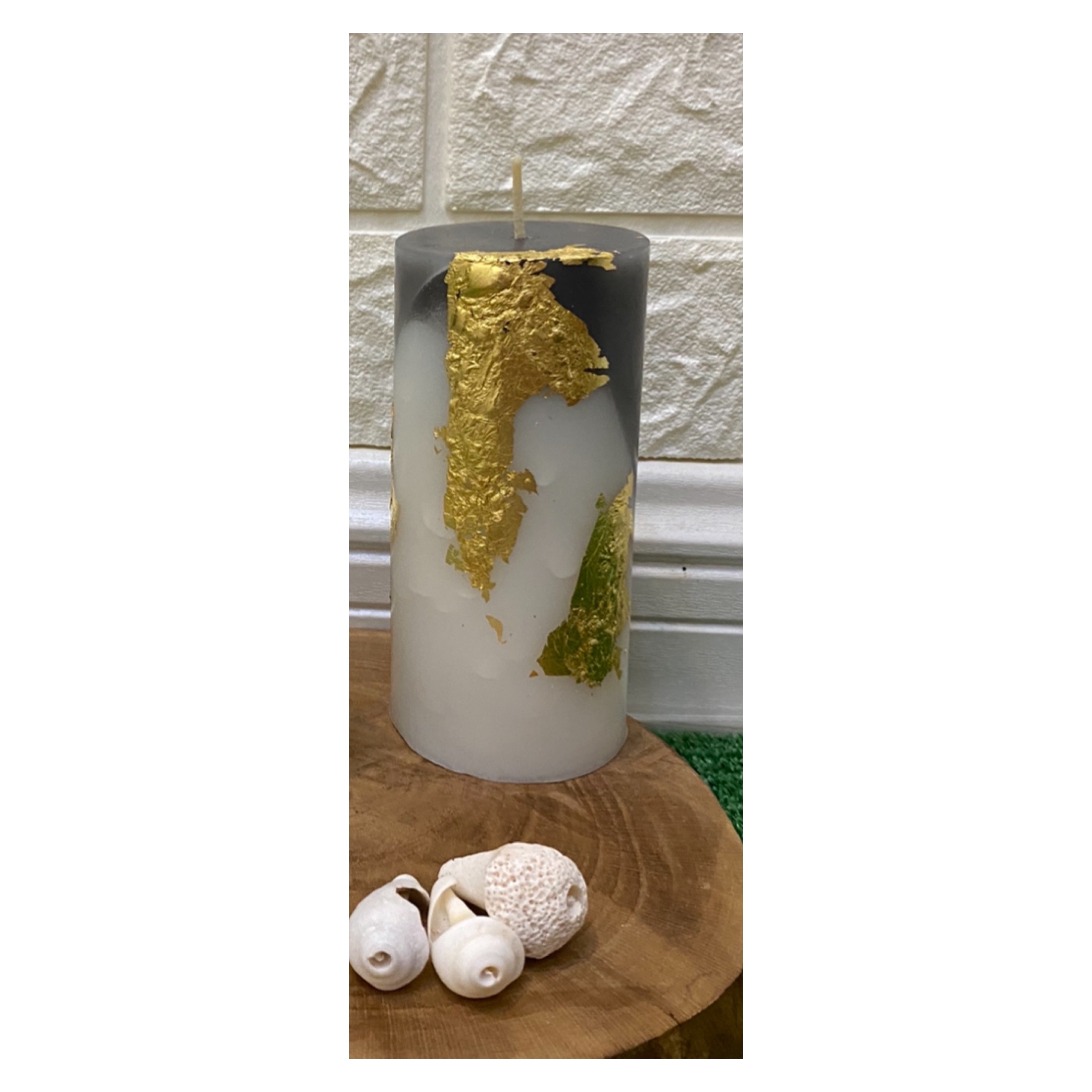 شمع استوانه ای دورنگ باورق طلا