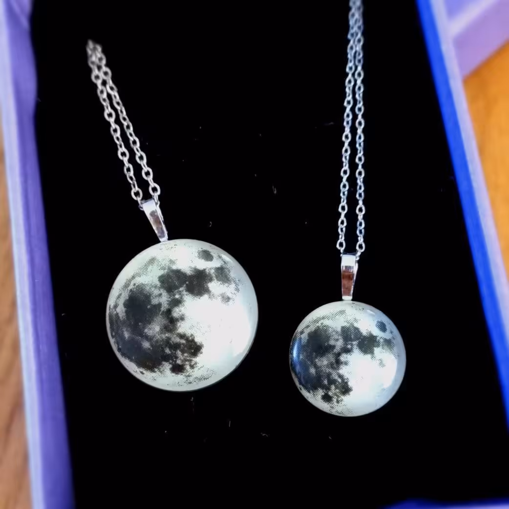 گردنبند ماه شبتاب دو رنگ - سایز 3 