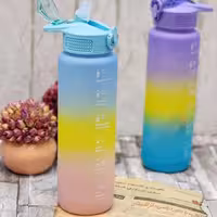  قمقمه مات 3 رنگ اسپرت
جنس اکرولیک درجه 1 نشکن
 نی دار  دسته دار
 بدون نشتی 
 قفلدار
حجم 1100 میل