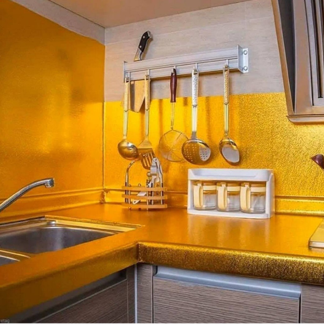 فویل آلومینیومی چسبی  طلایی سه متری عرض شصت سانتیمتر