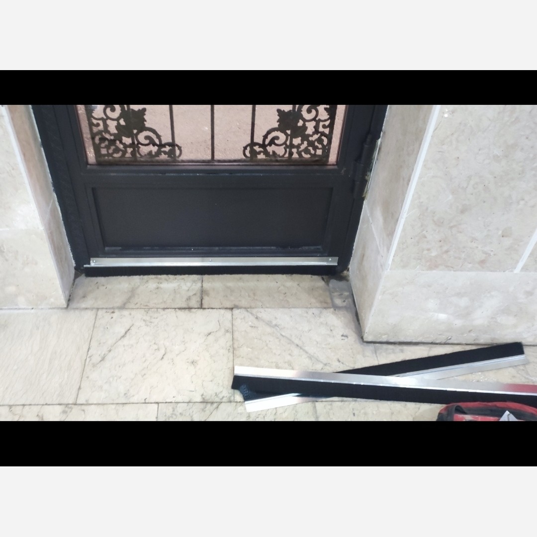 مویی درز پایین درب پارکینگ 