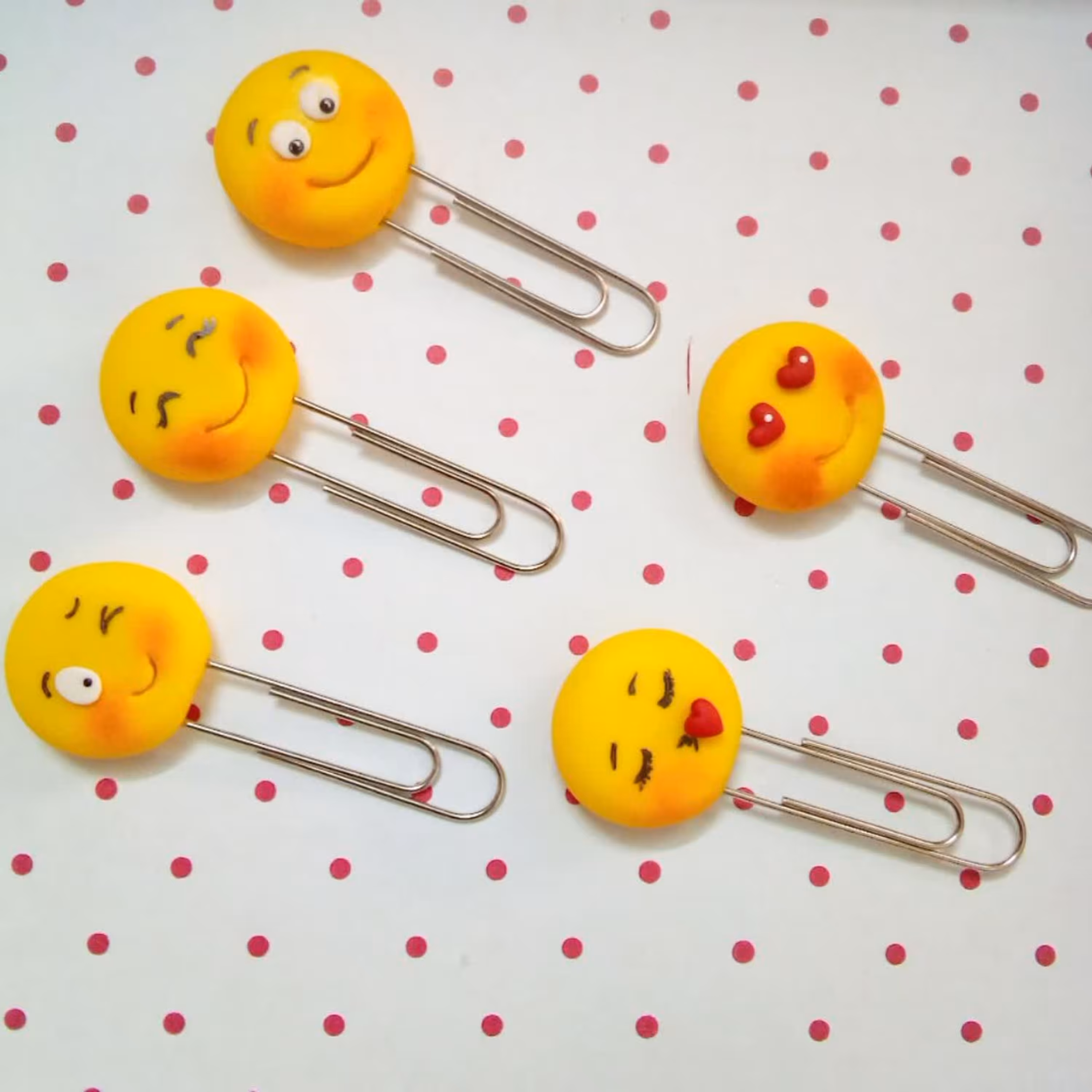 گیر کتاب با طرح های مختلف