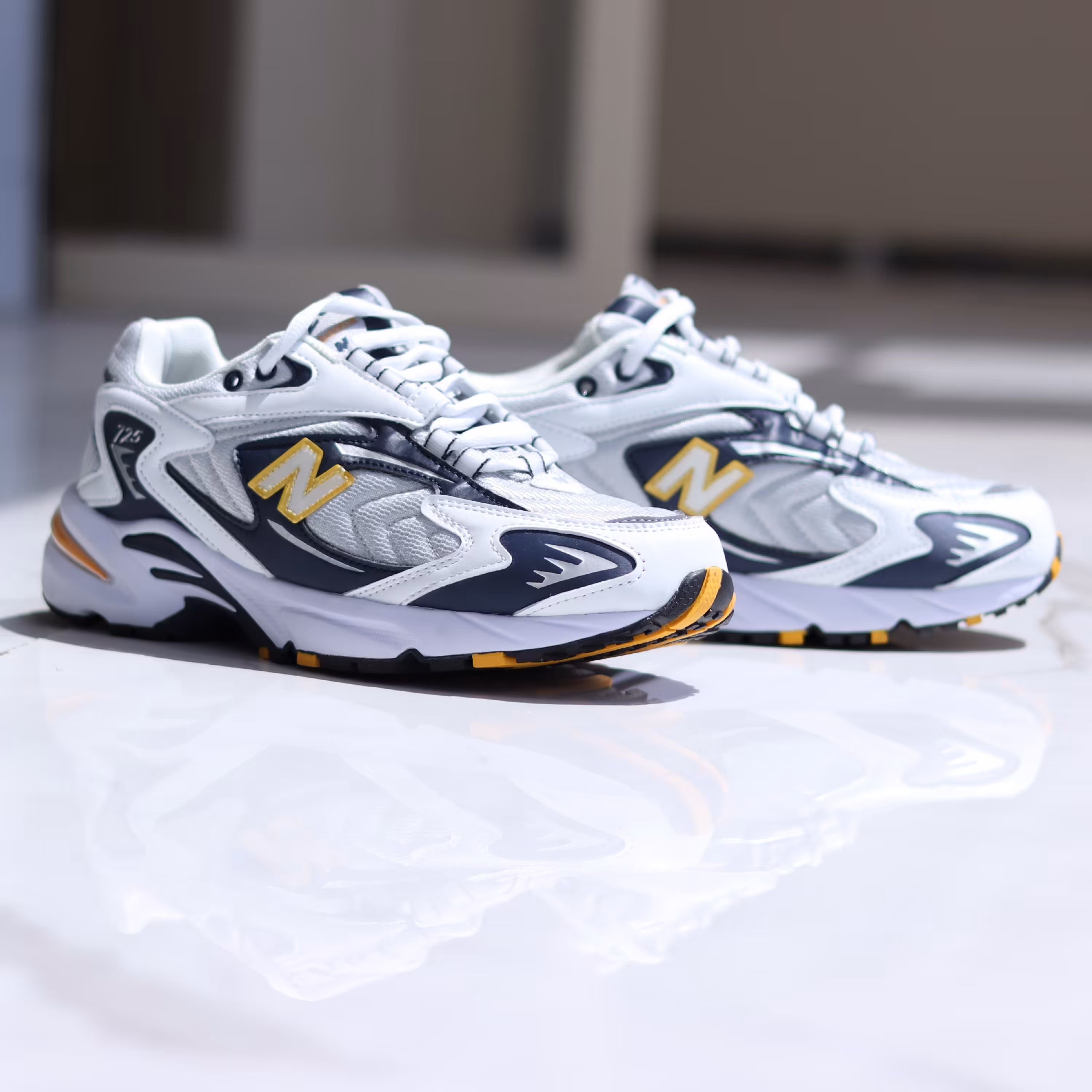 کفش نیوبالانس 725 ویتنام