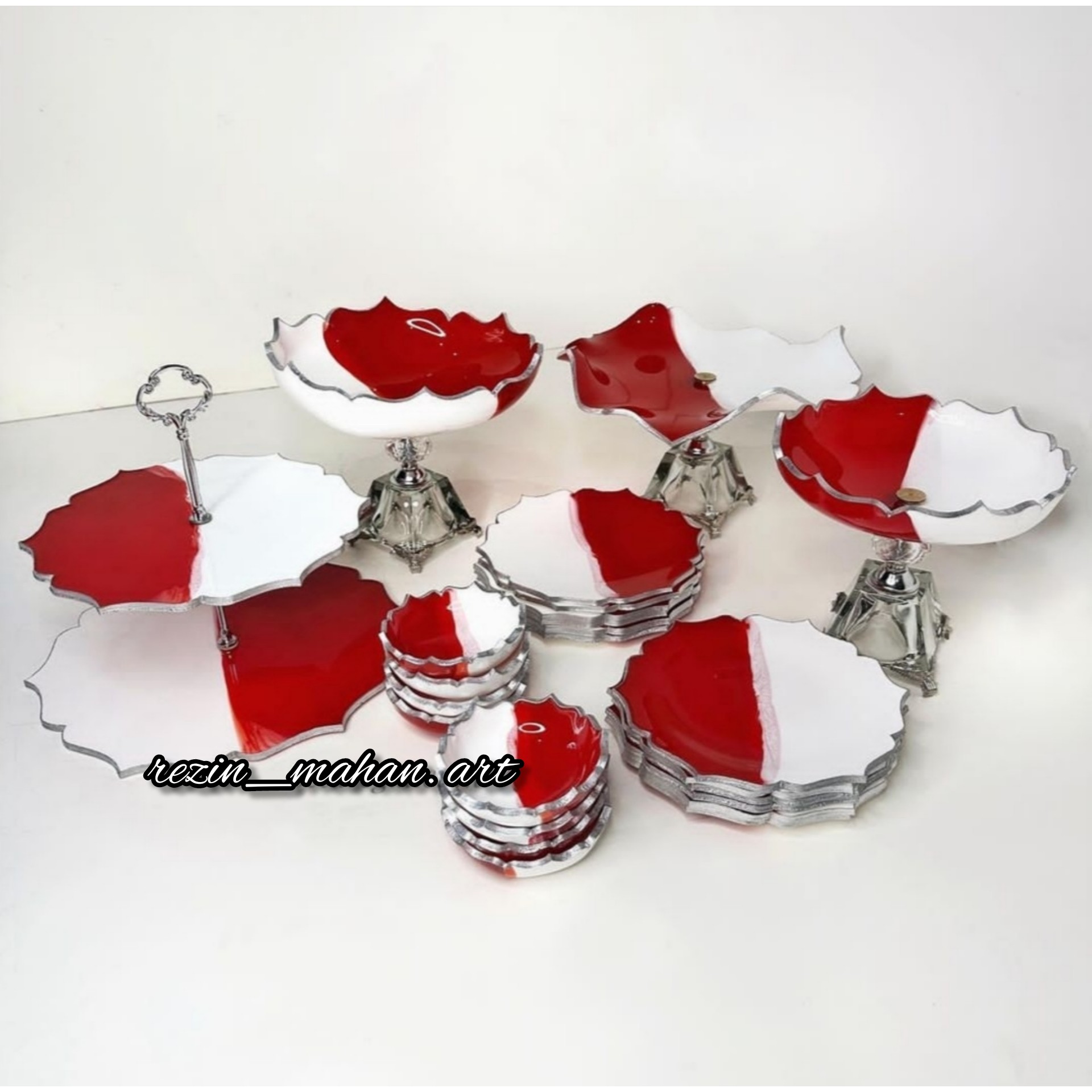 ظروف پذیرایی 6 نفره سفید و قرمز