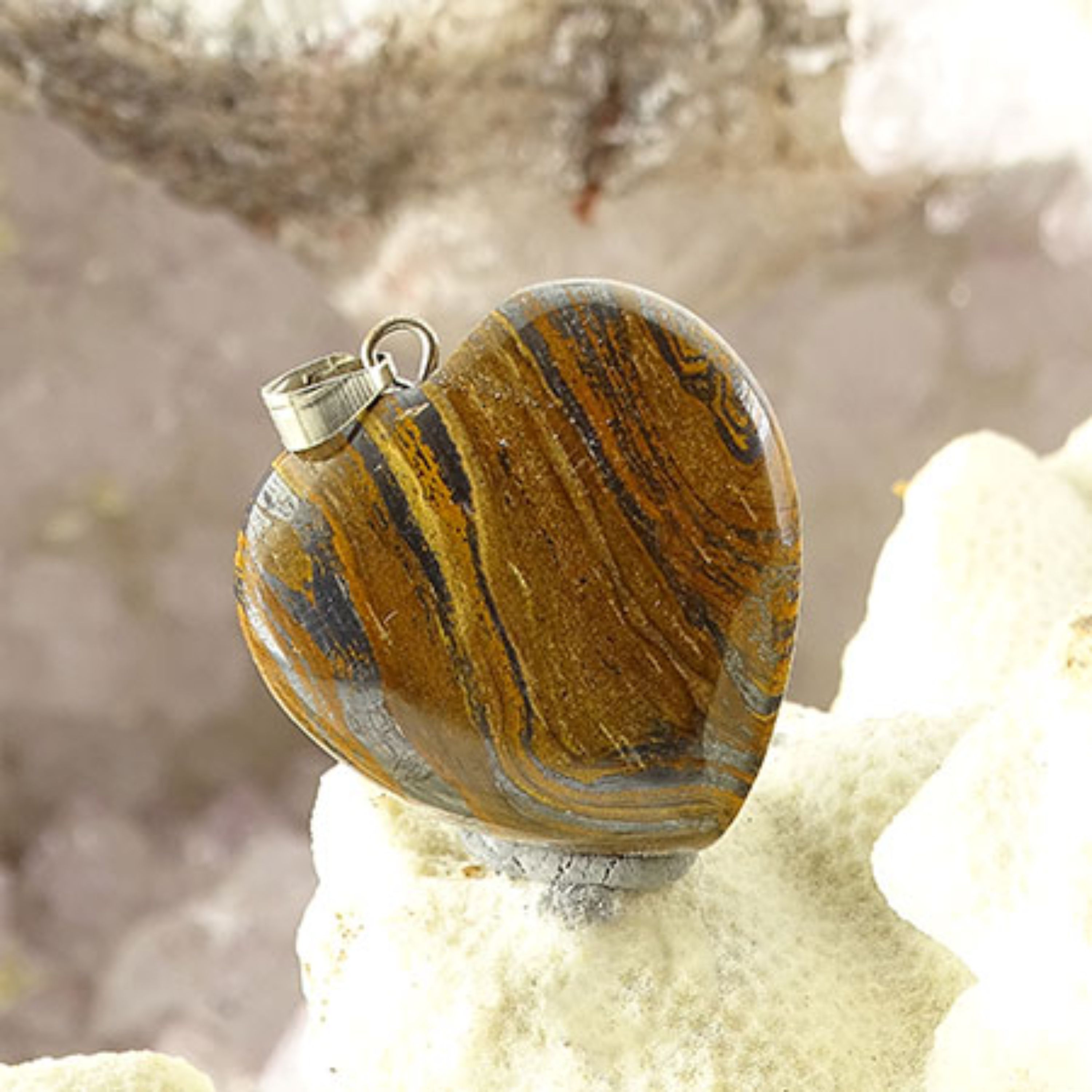 گردنبند قلبی چشم ببر