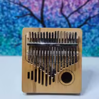 کالیمبا رادیویی، یک رادیو چوبی از جنس ساز ، مارک بلوط