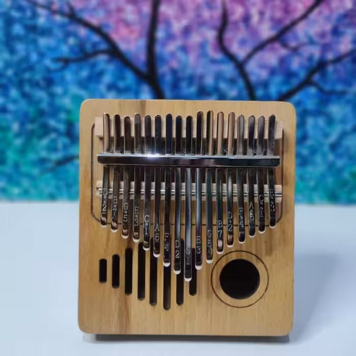 کالیمبا رادیویی، یک رادیو چوبی از جنس ساز ، مارک بلوط