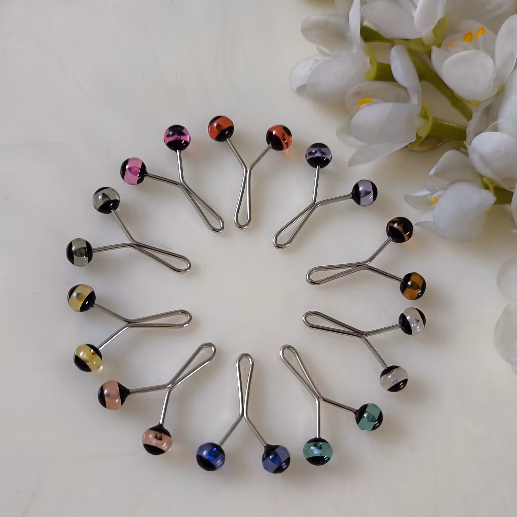 گیره روسری طرح4 (فروش به صورت دونه ای)