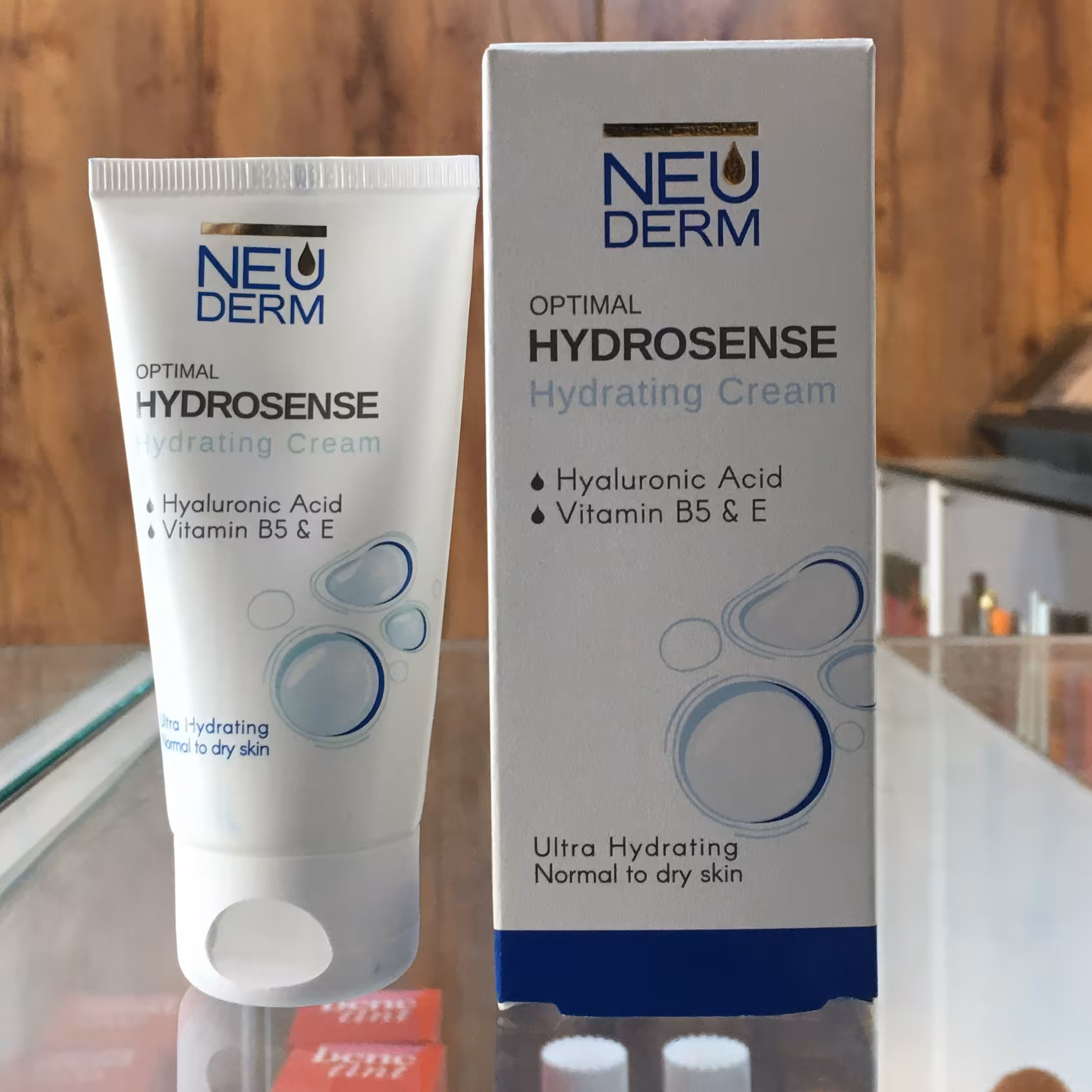 کرم مرطوب کننده اپتیمال هیدروسنس نئودرم مدل تیوپی