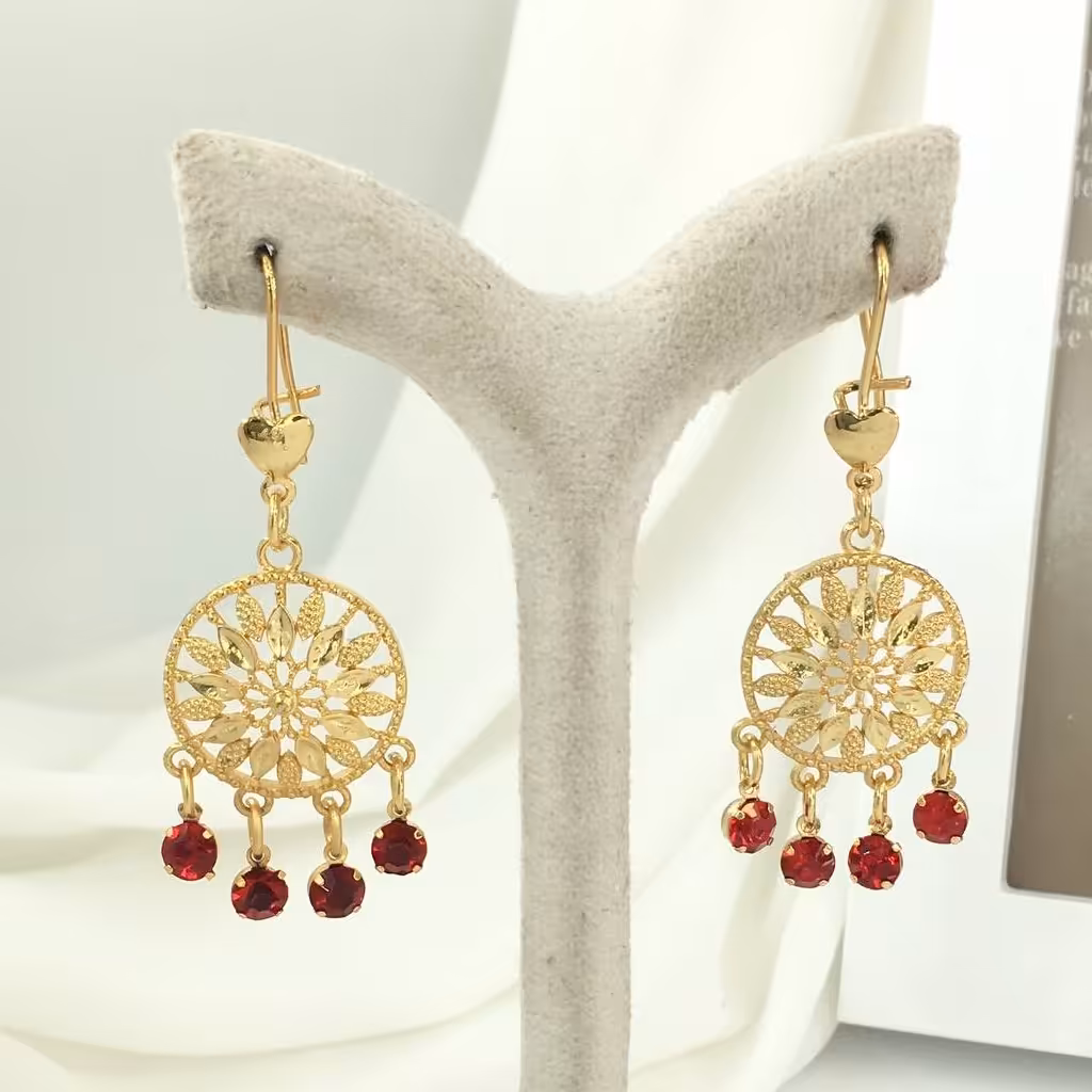 گوشواره طرح طلا  با نگین قرمز