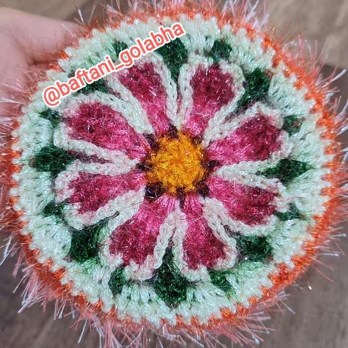 اسکاج  دولایه طرح گل  بافته شده با کاموا سوزنی و یوموش بافتی محکم و یک دست 