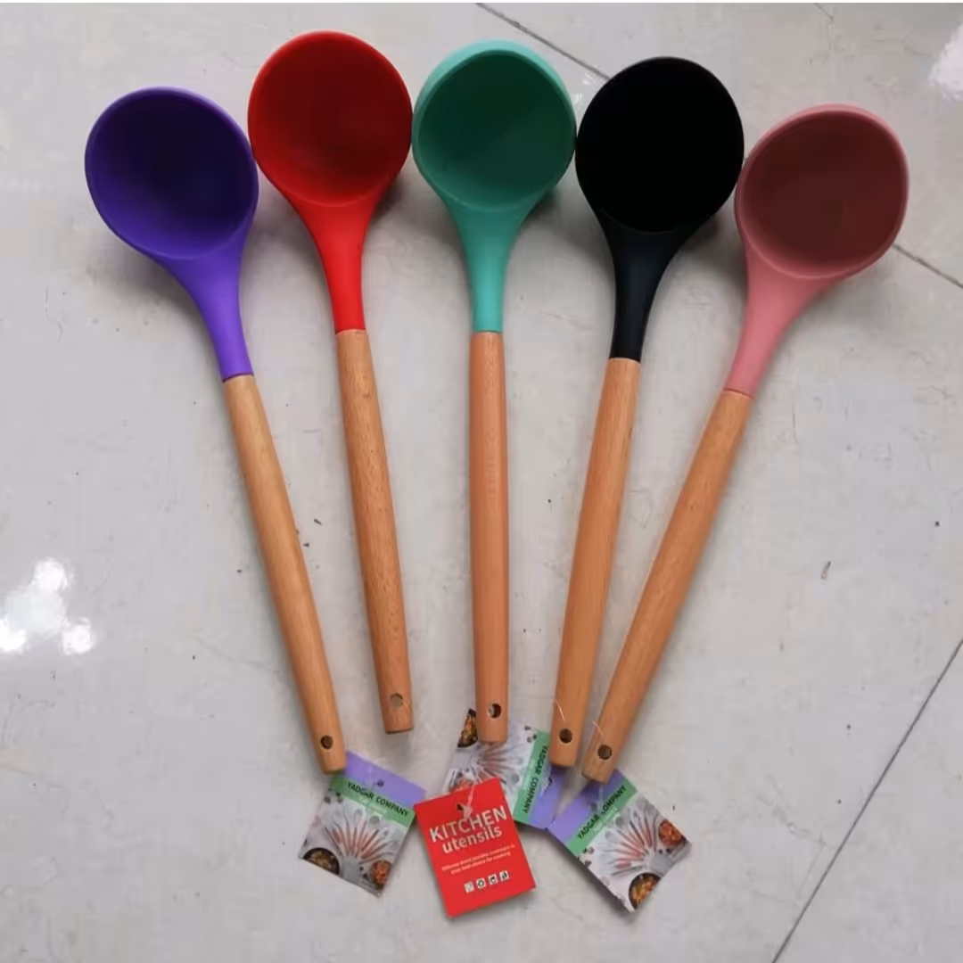 ملاقه سیلیکونی دسته بامبو