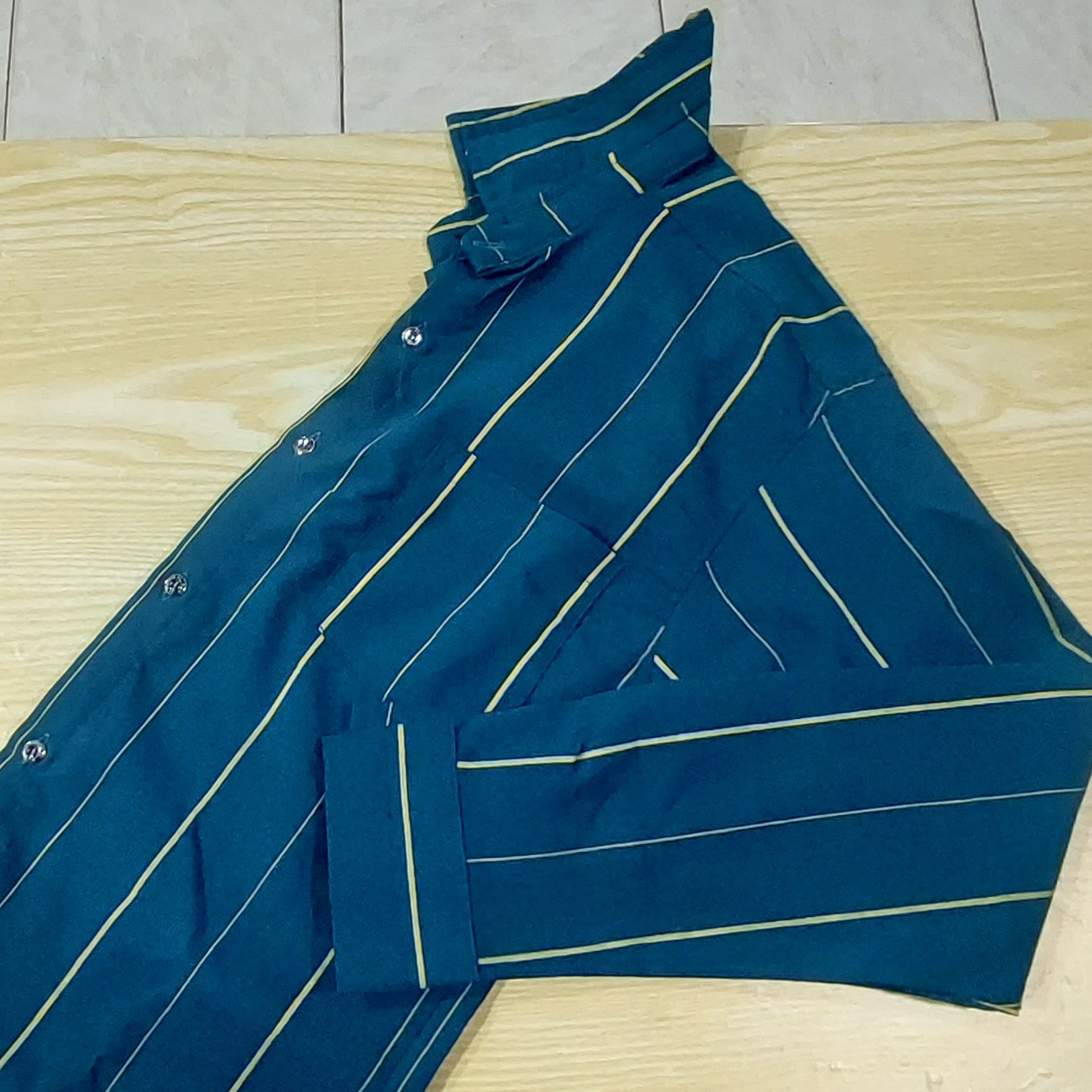 پیراهن کشی مردانه با رنگ و طرح خاص  سایز مدیوم 