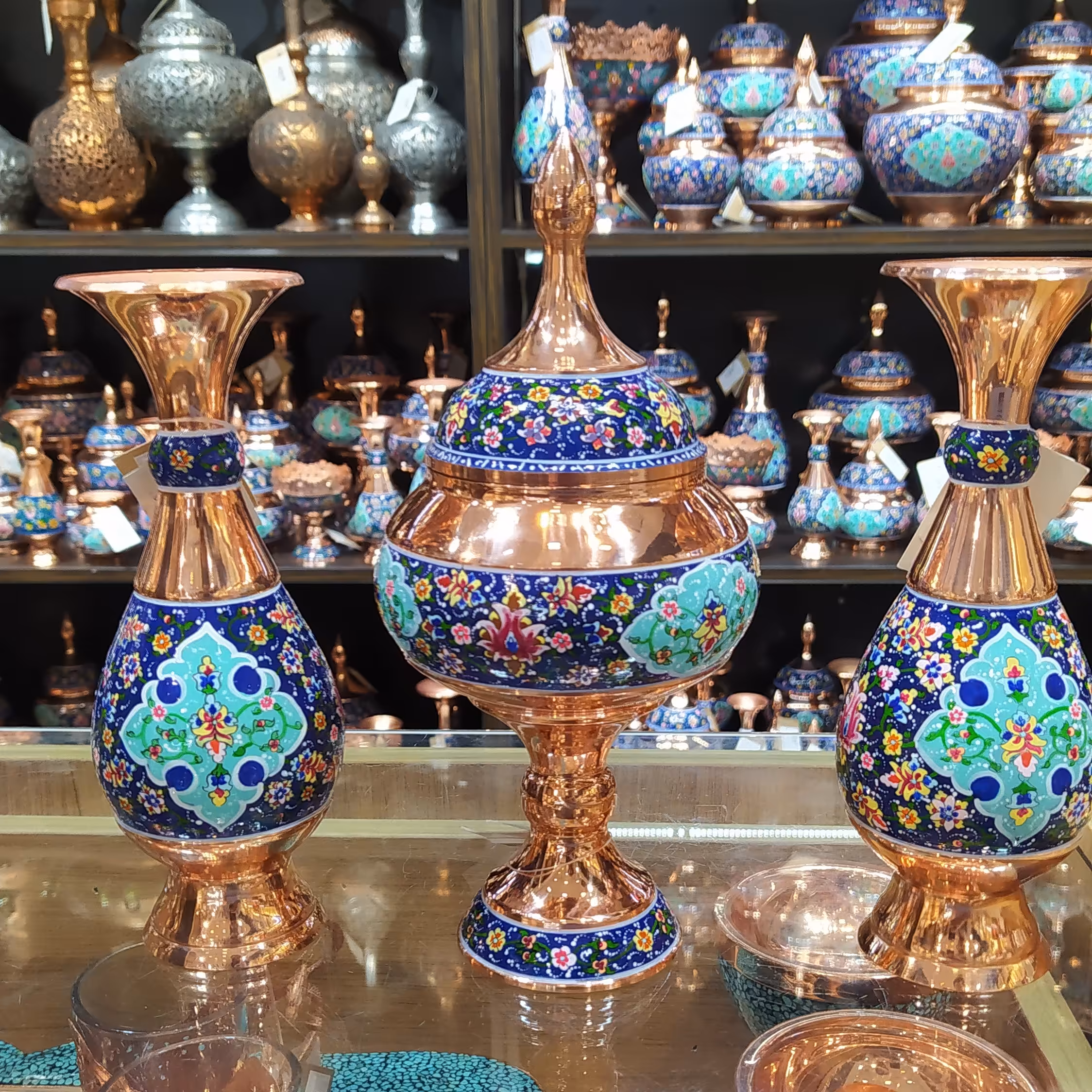 ست گلدان و شکلات خوری مس و پرداز با 4 لایه روکش پلی استر  و جنس زیر کار مس و رویه مینیاتور پرداز