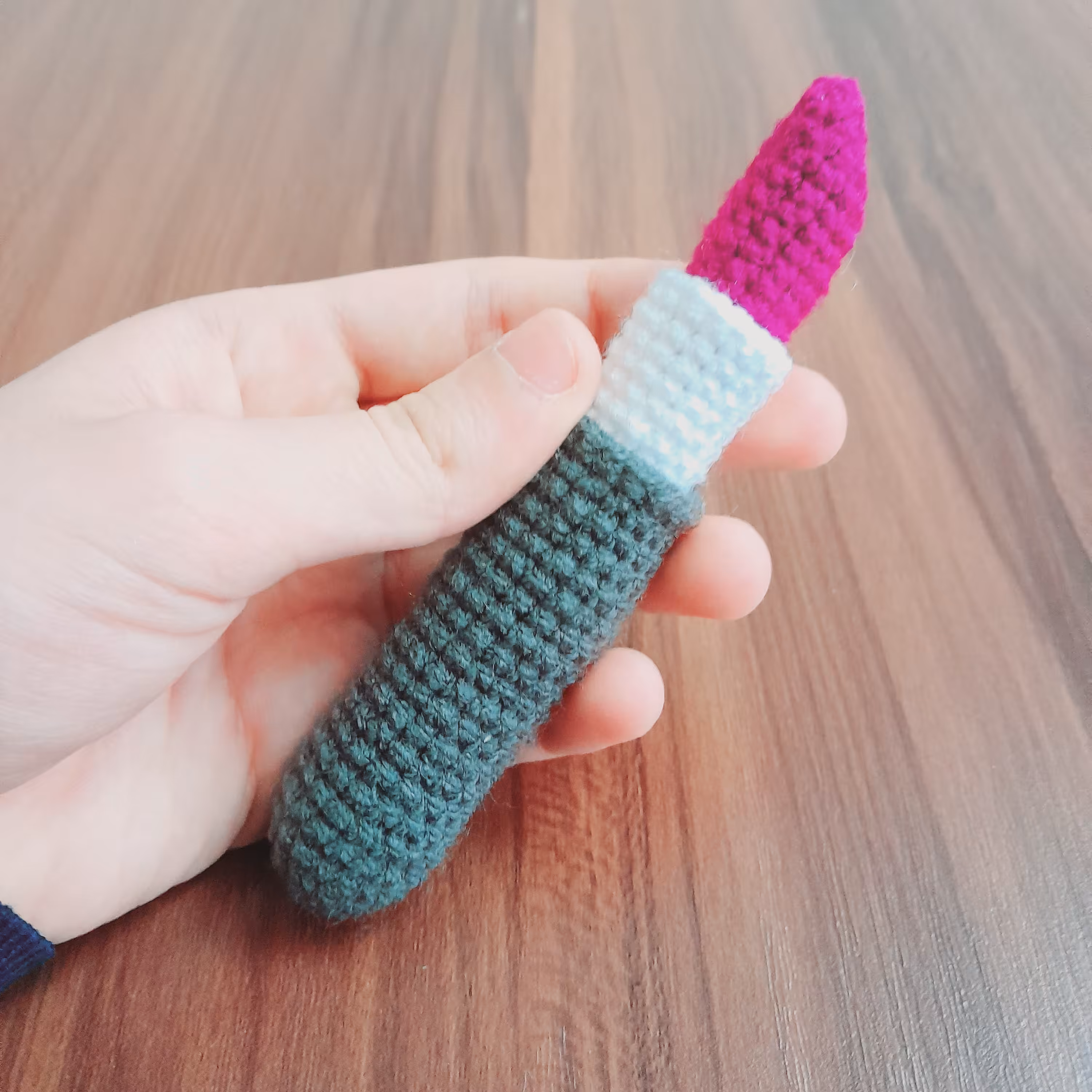 رژ لب فانتزی،با کاموای درجه یک، درهمه رنگها