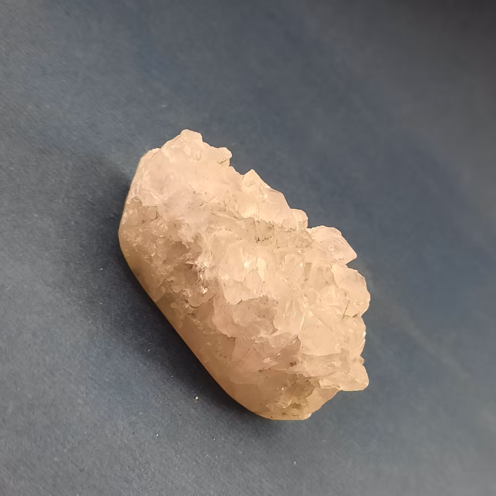 سنگ راف کلکسیونی و دکوری آمتیست یا امتیس کد سلام25 معدنی پشت پولیش مناسب ماساژ و دکوز