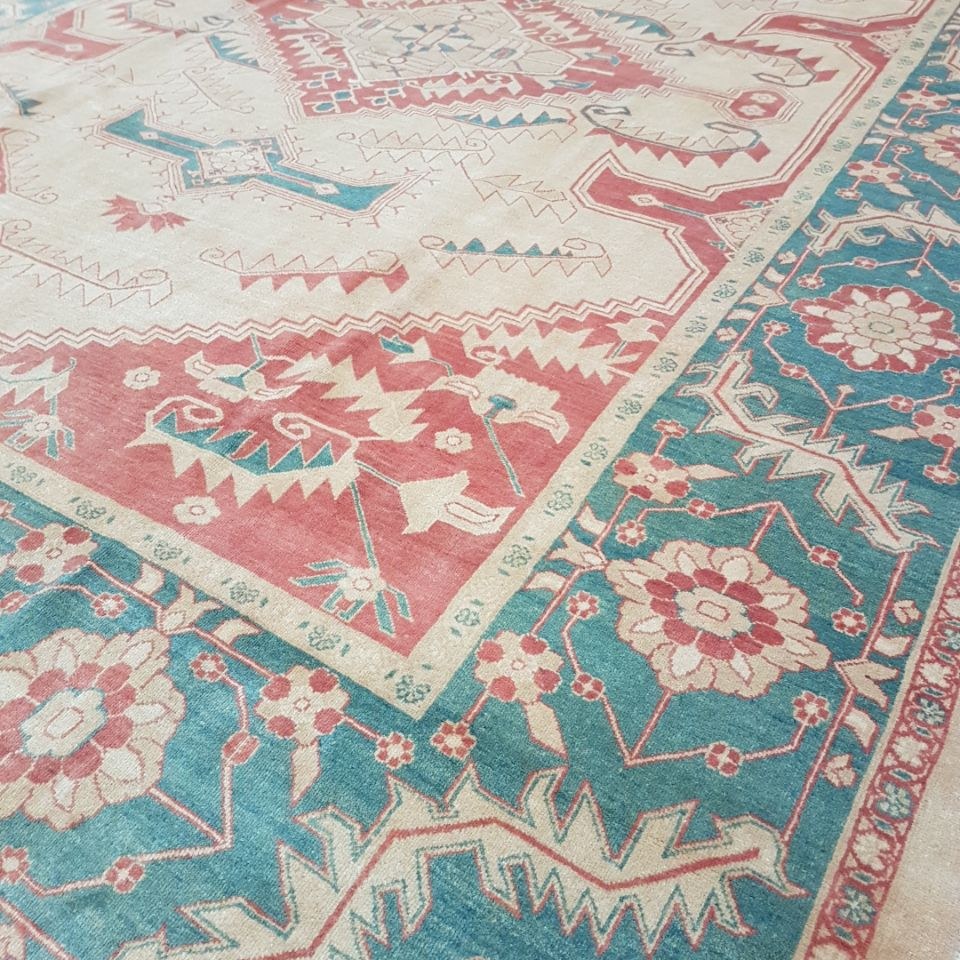 فرش دستباف سلطان اباد طرح لچک و ترنج  رنگ زمینه نخودی 