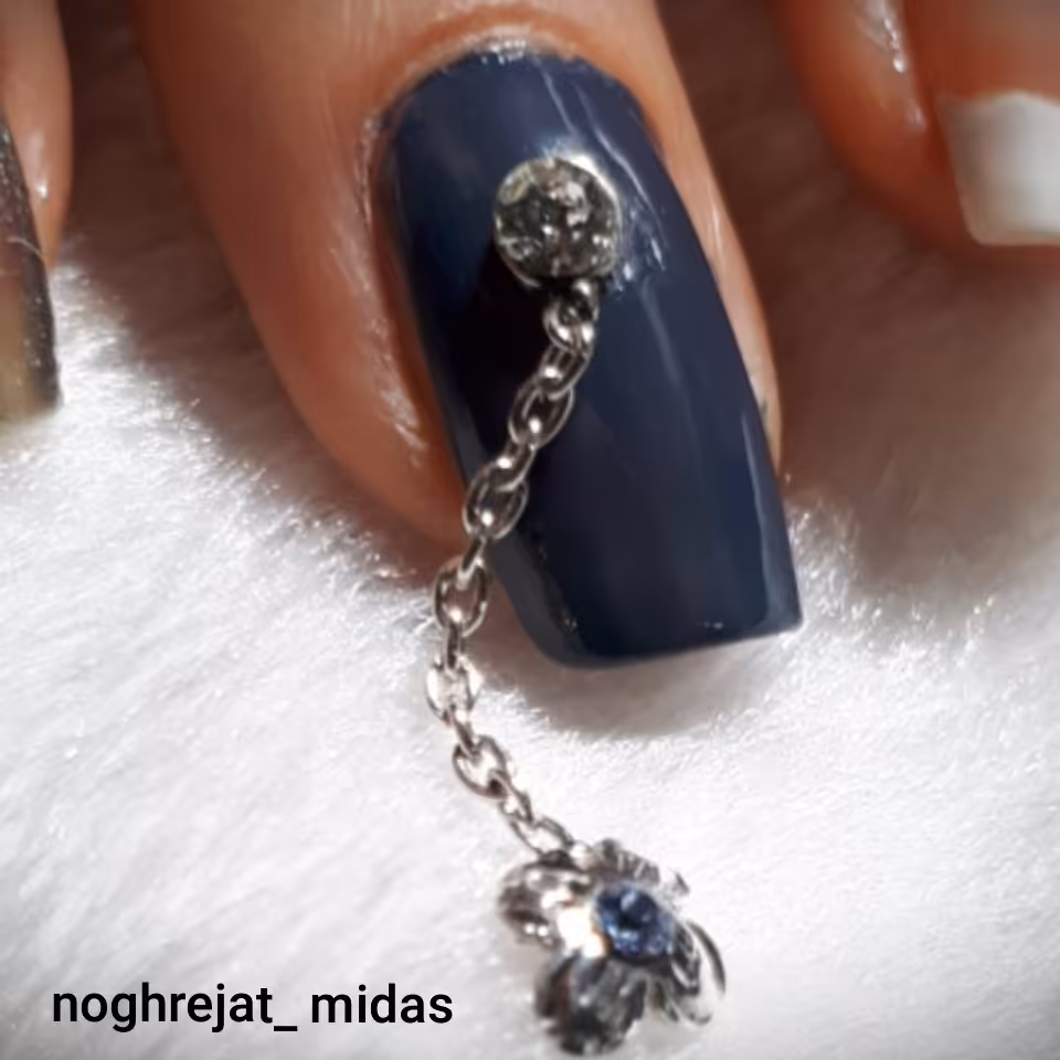 ناخونیهای آویزنقره