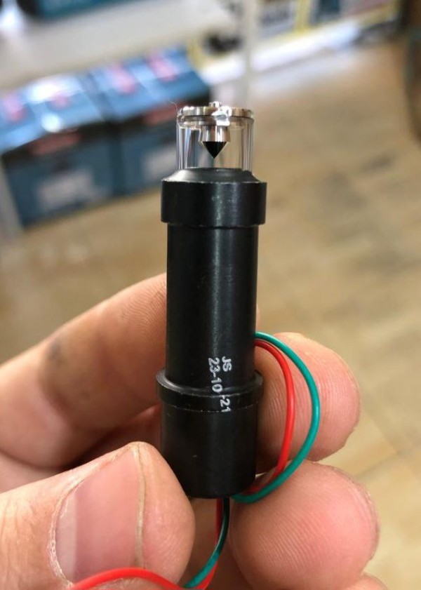 لیزر تراز لیزری 4 بعدی دیوالت ماکیتا میلواکی ماکوتا