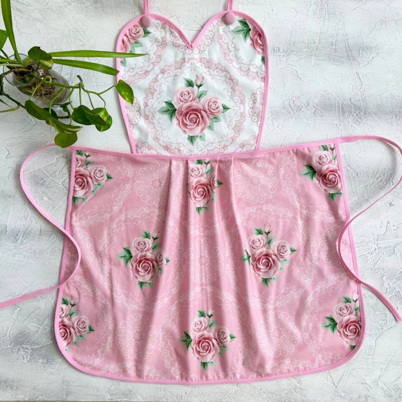 پیشبند مخمل نسوز مدل آرمیتا طرح 37