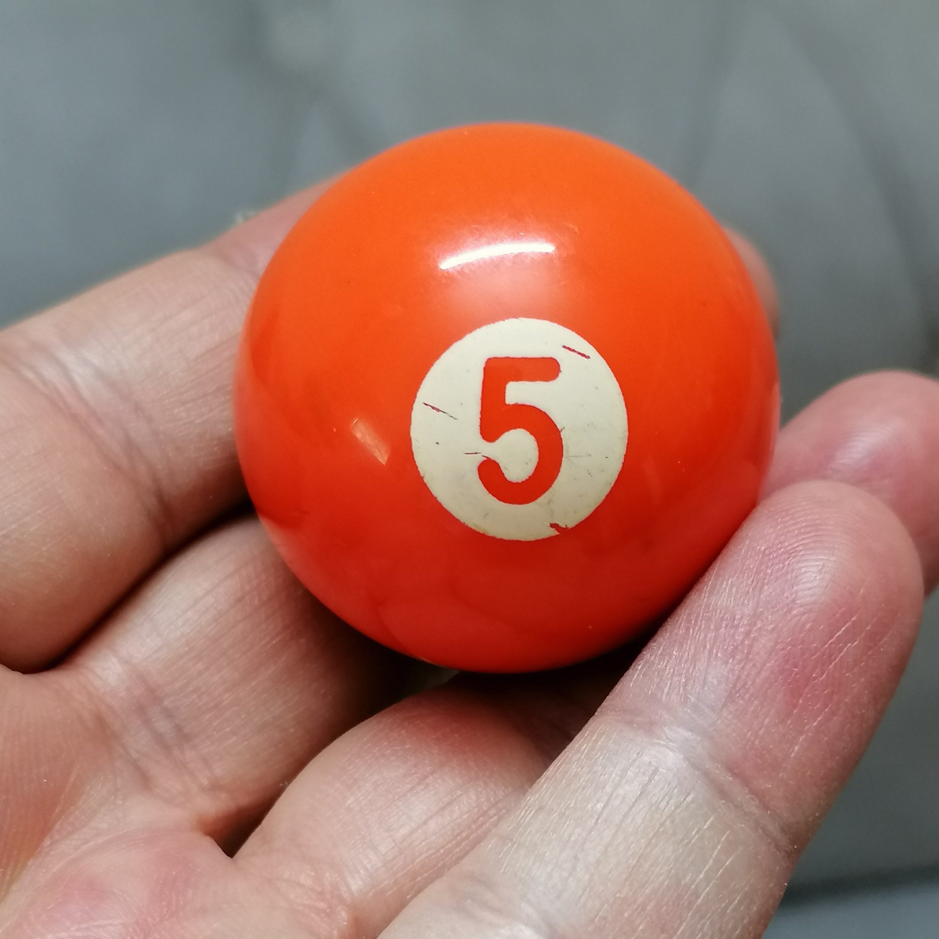 توپ بیلیارد سندلوس کهنه آلمانی 
فوق العاده خوشرنگ و کلکسیونی
سالم و ارزشمند
خاص مجموعه داران