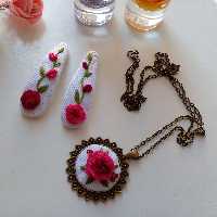 گردنبند وگیر  ست گلدوزی شده