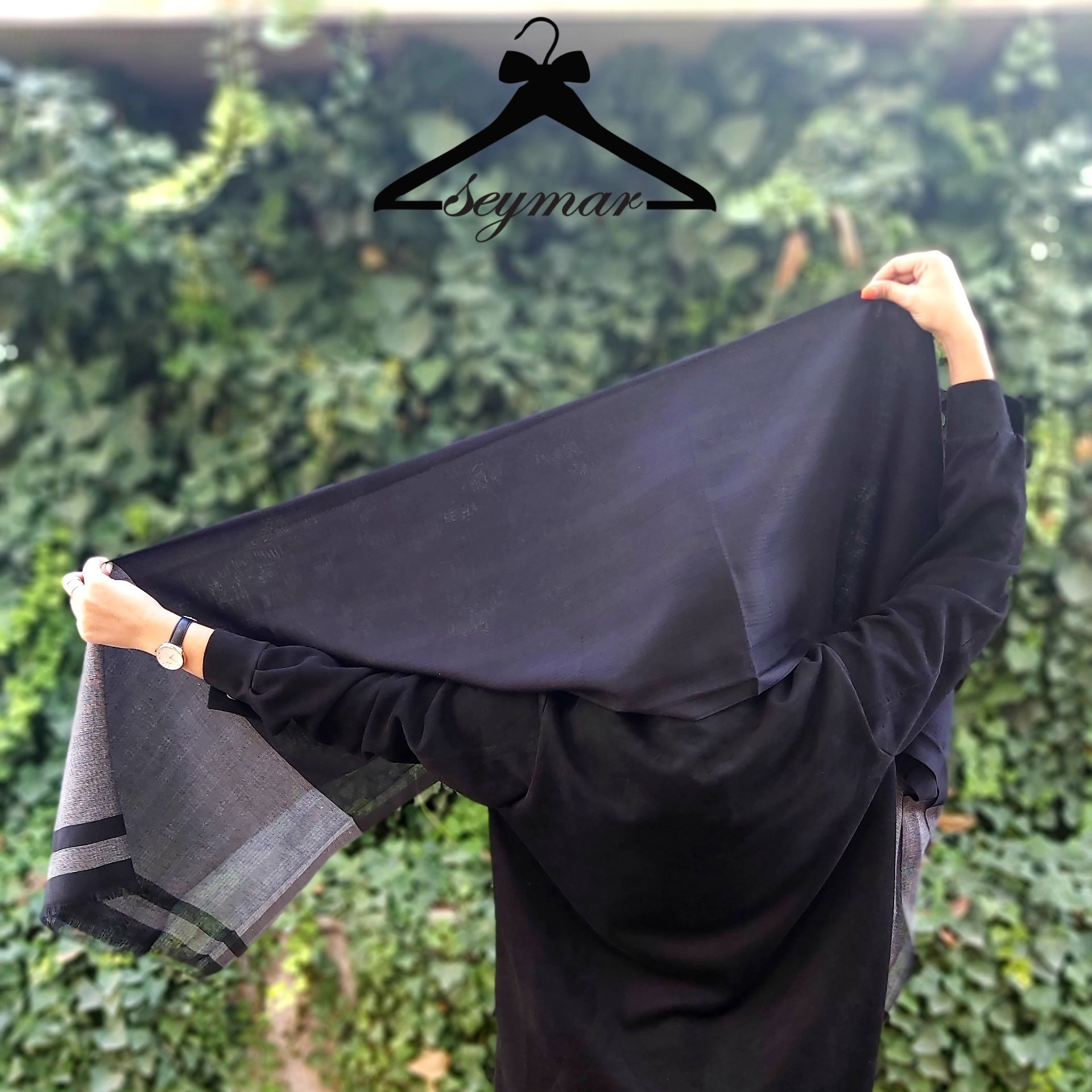 شال مشکی حاشیه توسی ، مناسب هر استایل و ساده