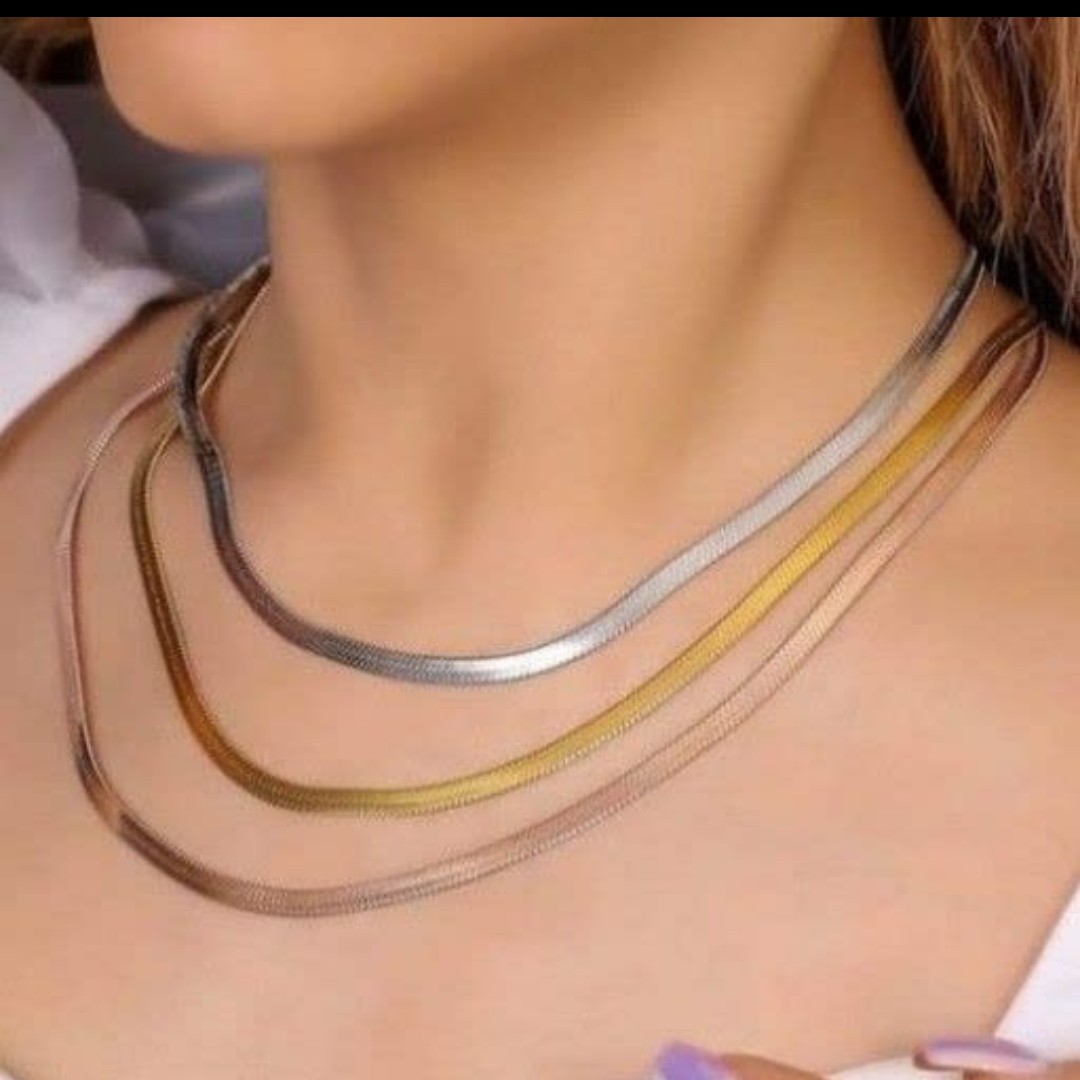گردنبند پوست ماری رنگ سیلور بسیار زیبا مناسب خاص پسندها