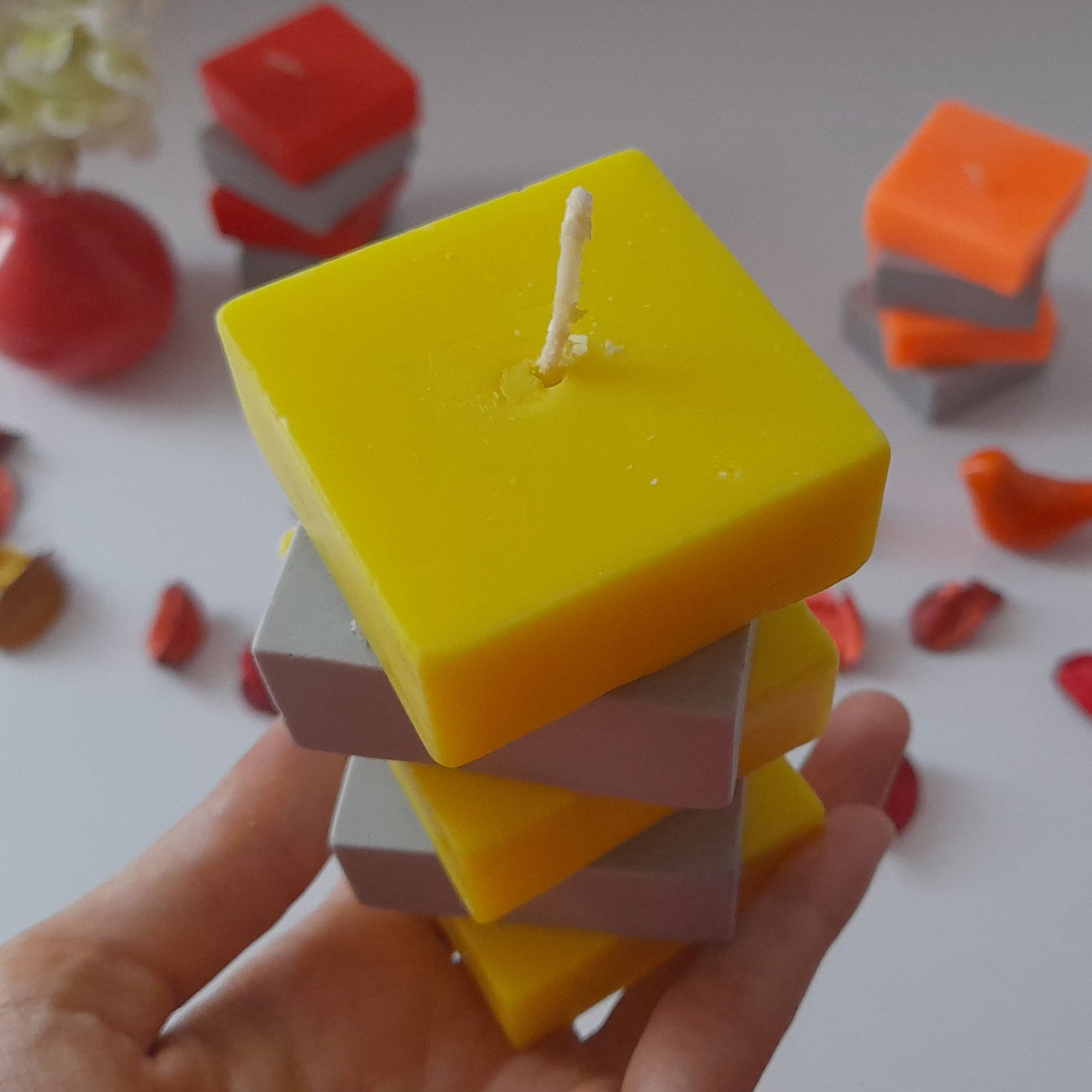 شمع طبقه ای زرد و طوسی