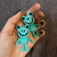 جاکلیدی قورباغه بافتنی بند انگشتی و فینگیلی 4 سانتی