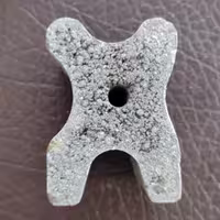 اسپیسر بتنی چندکاره، پرسی و تولید انبوه