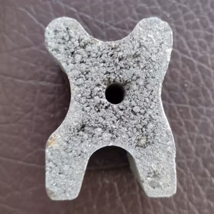 اسپیسر بتنی چندکاره، پرسی و تولید انبوه