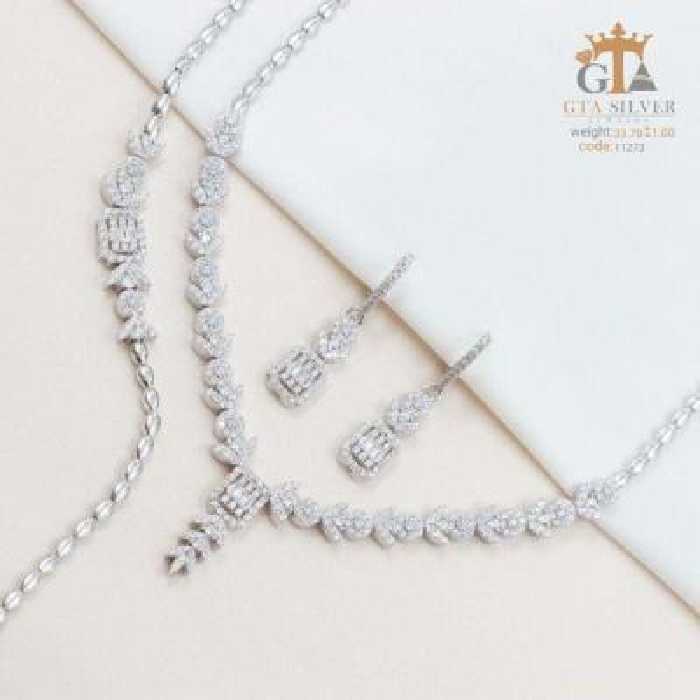 سرویس نقره طرح امرالد چهارگوش با روکش طلاسفید عیار 925 کد 11273