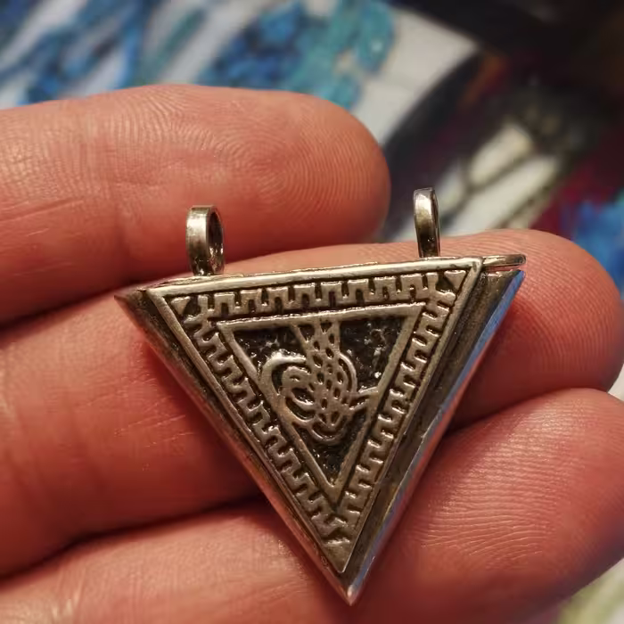 حرز مثلثی