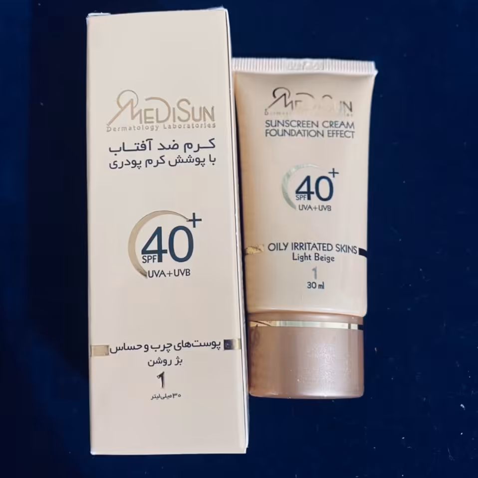 کرم ضد آفتاب بژ روشن پوست چرب با پوشش کرم پودری spf 40درصد مدیسان