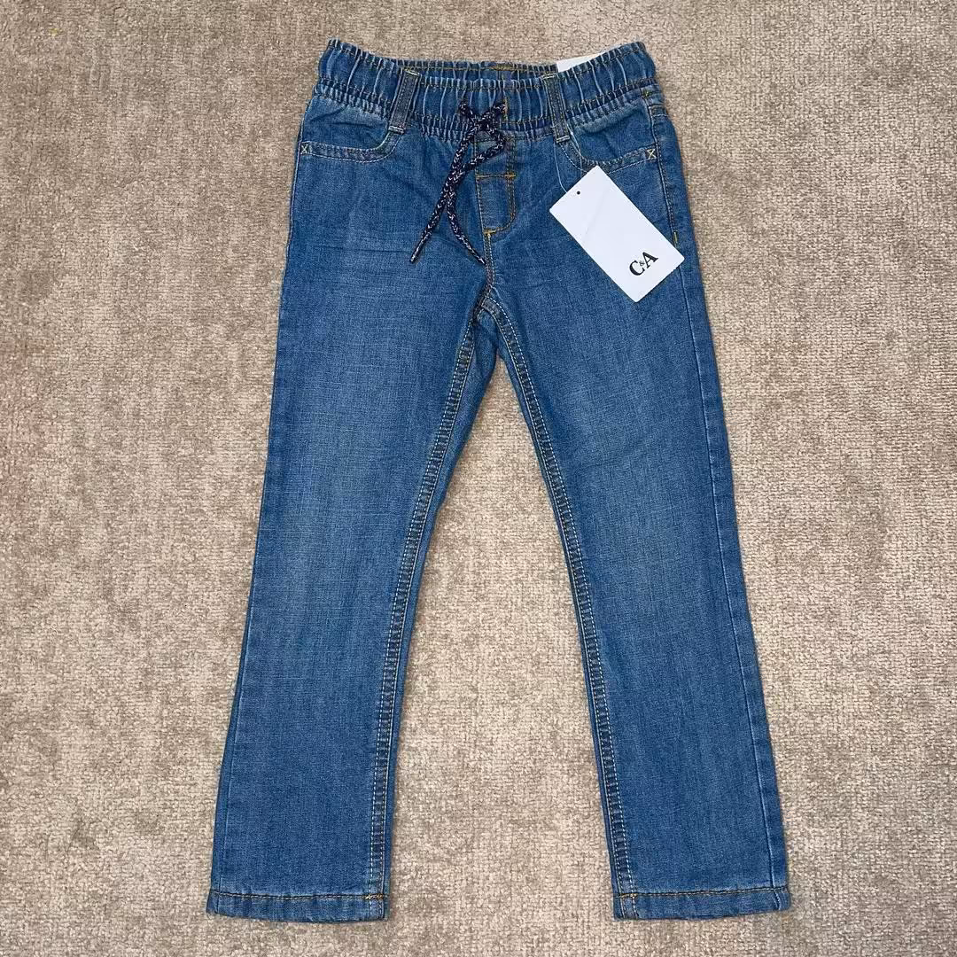 شلوار جین بچگانه 4 تا 6 سال داخل لایه دار و گرم راسته اصلا کش نمیاد محصول بلژیک