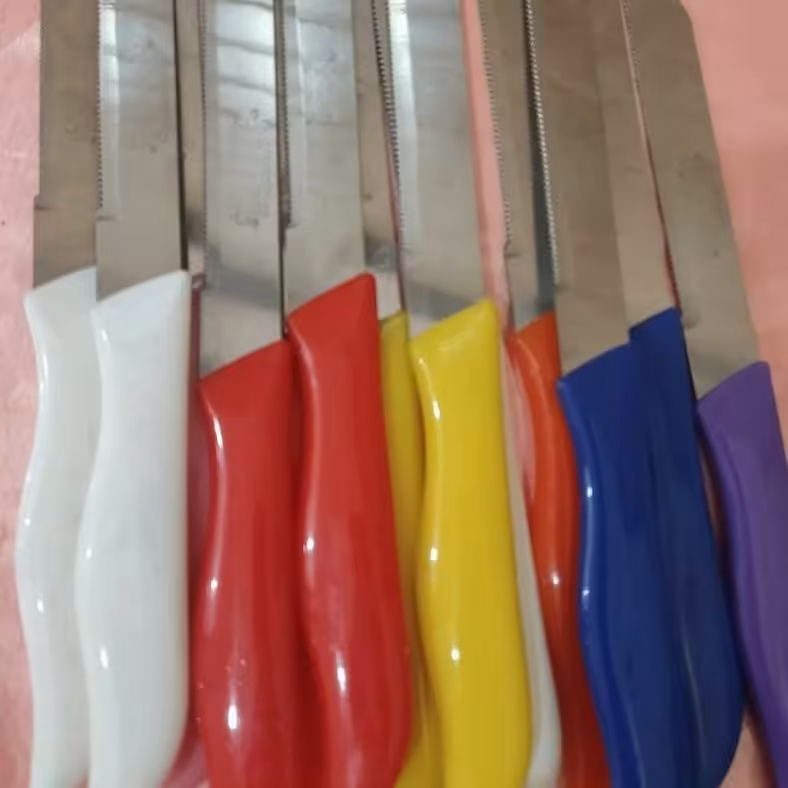 کارد آره آشپزخونه تیز و محکم درجه یک کار آمد برای آشپز خونه و واقعا عالی هست 