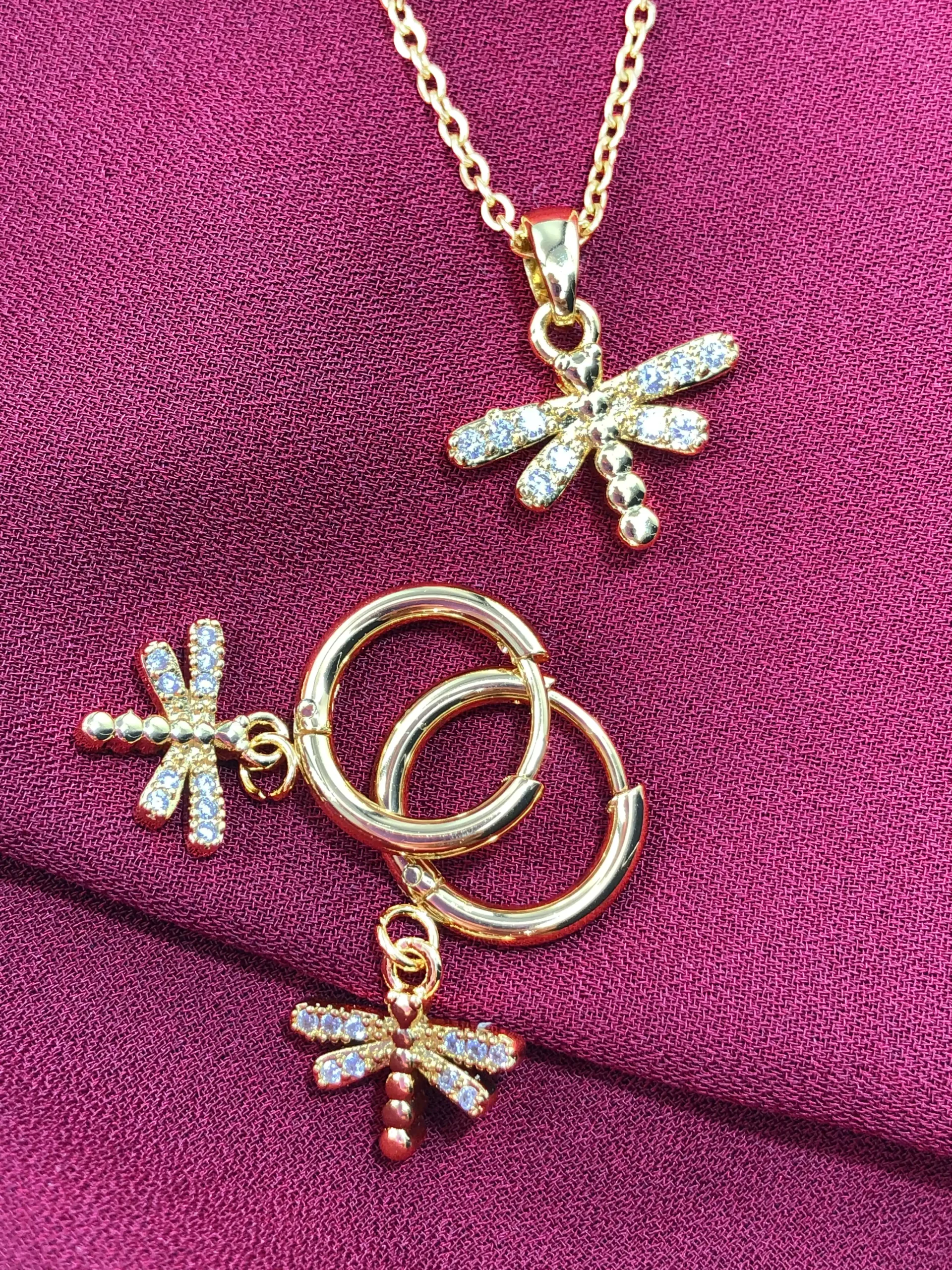 نیم ست (گردنبند و گوشواره) طلایی طرح سنجاقک