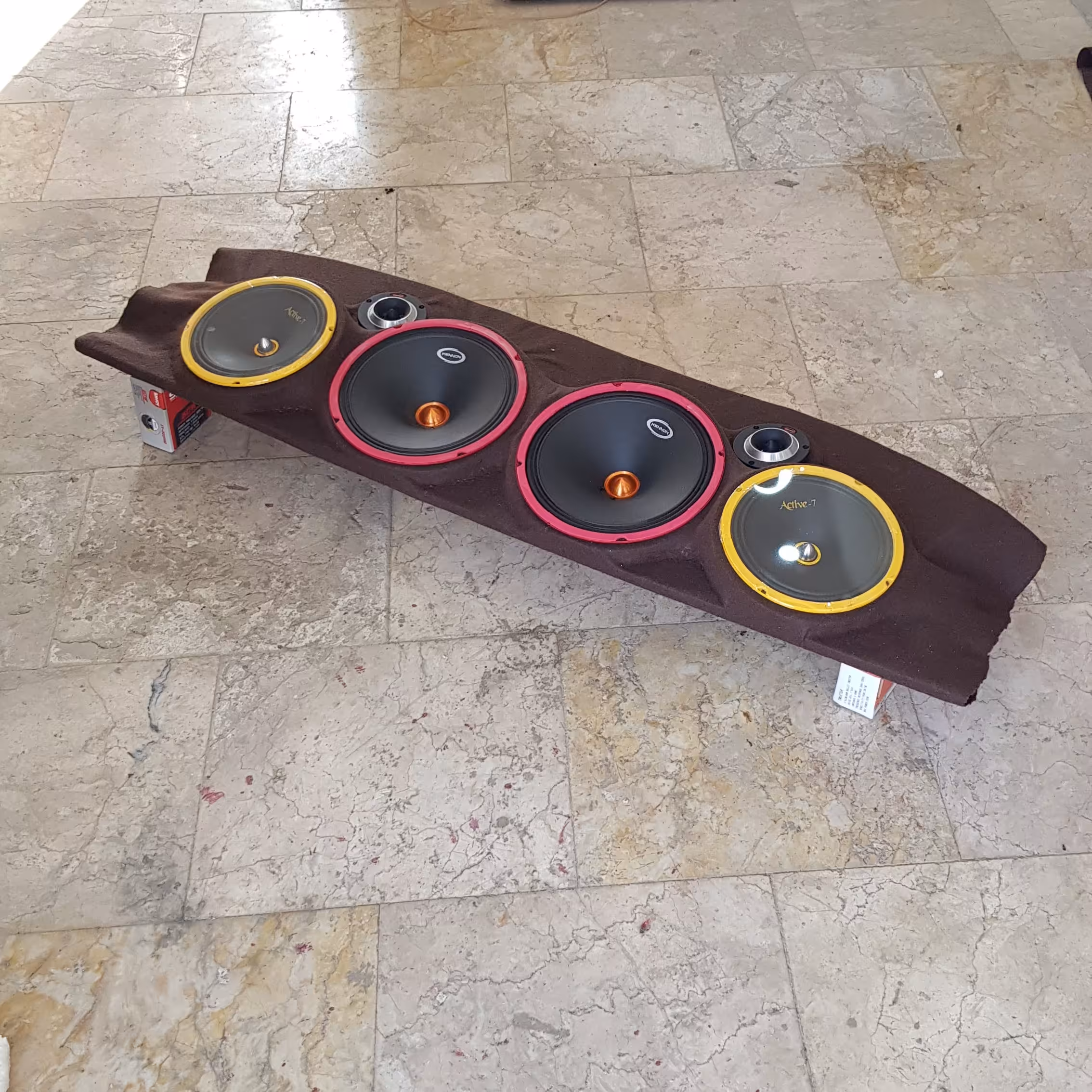 طاقچه سه بعدی 405 و پارس برای یک جفت مید10 و یک جفت مید8 و یک جفت سوپر تیوتر ارسال تیپاکس