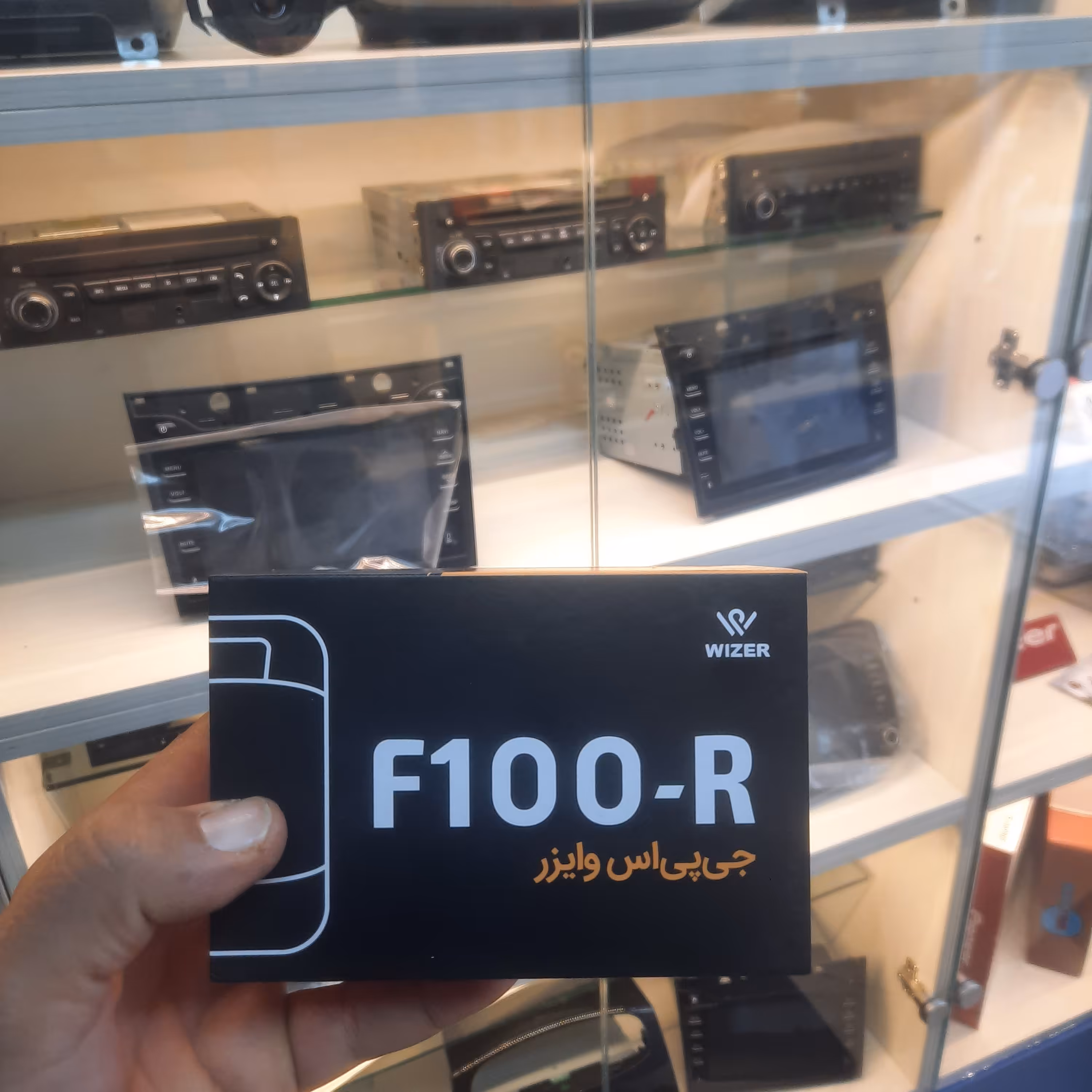 ردیاب  وایزر مدل F100