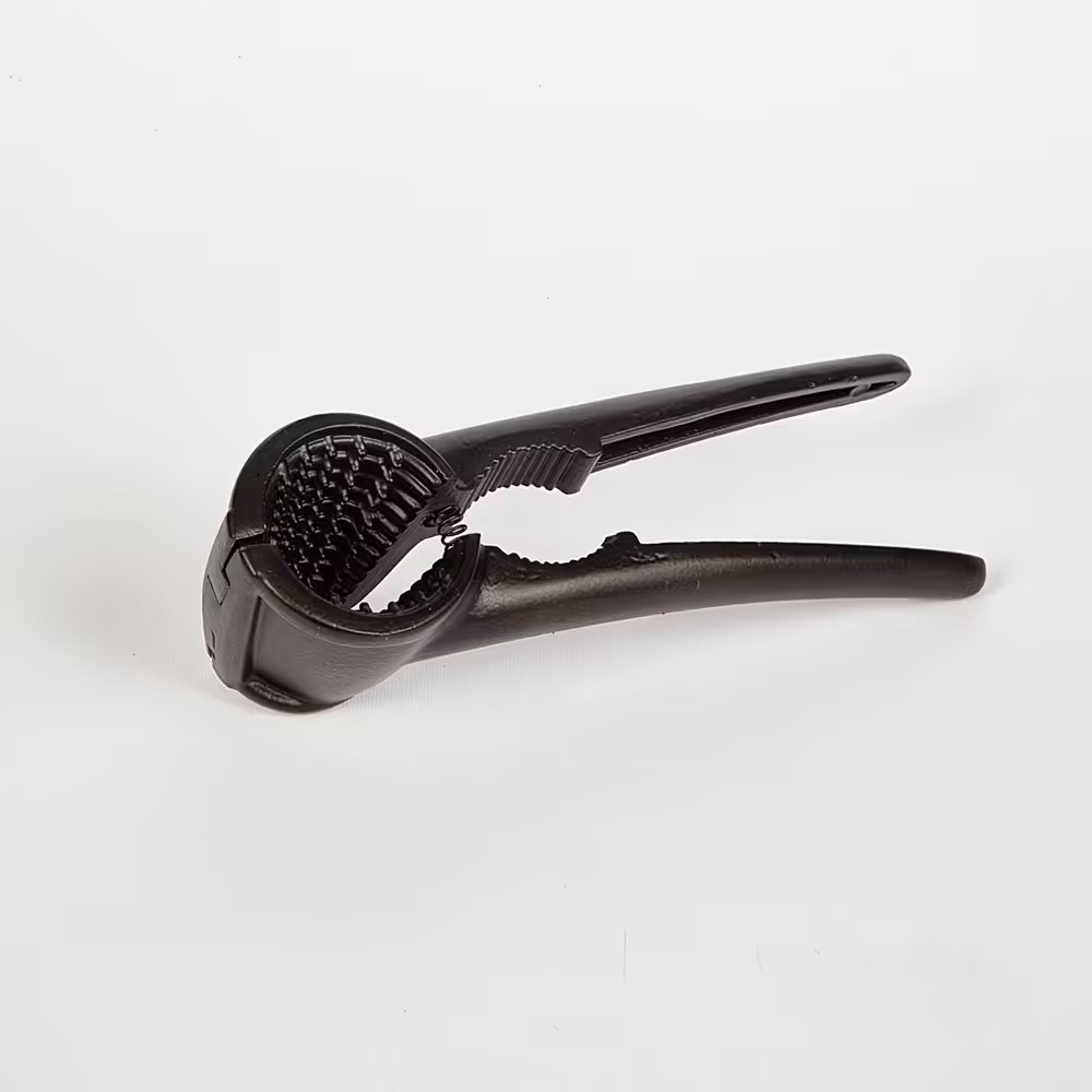 شنیا – گردو شکن کربنی