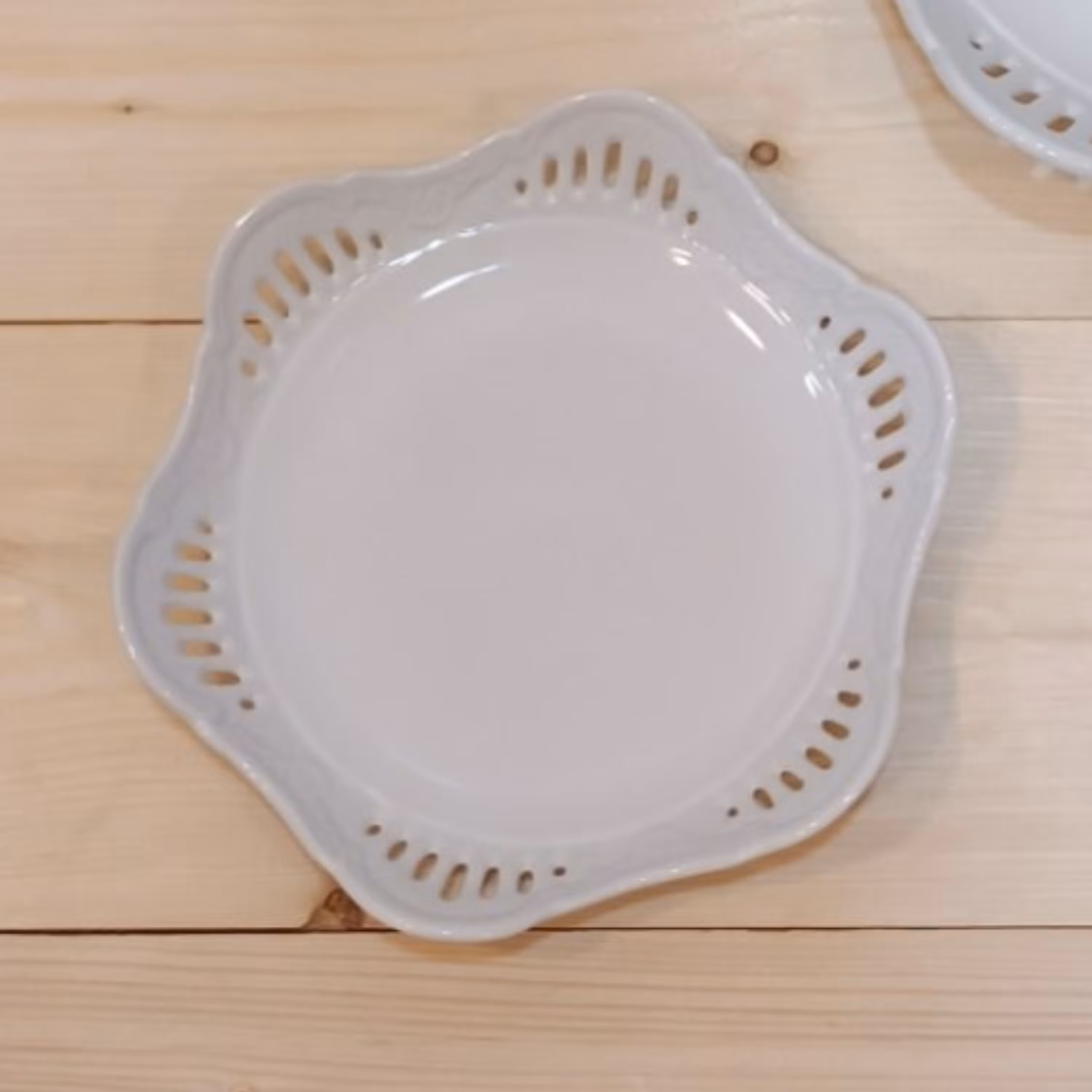 شیرینی و شکلات خوری سفید سایز کوچک 