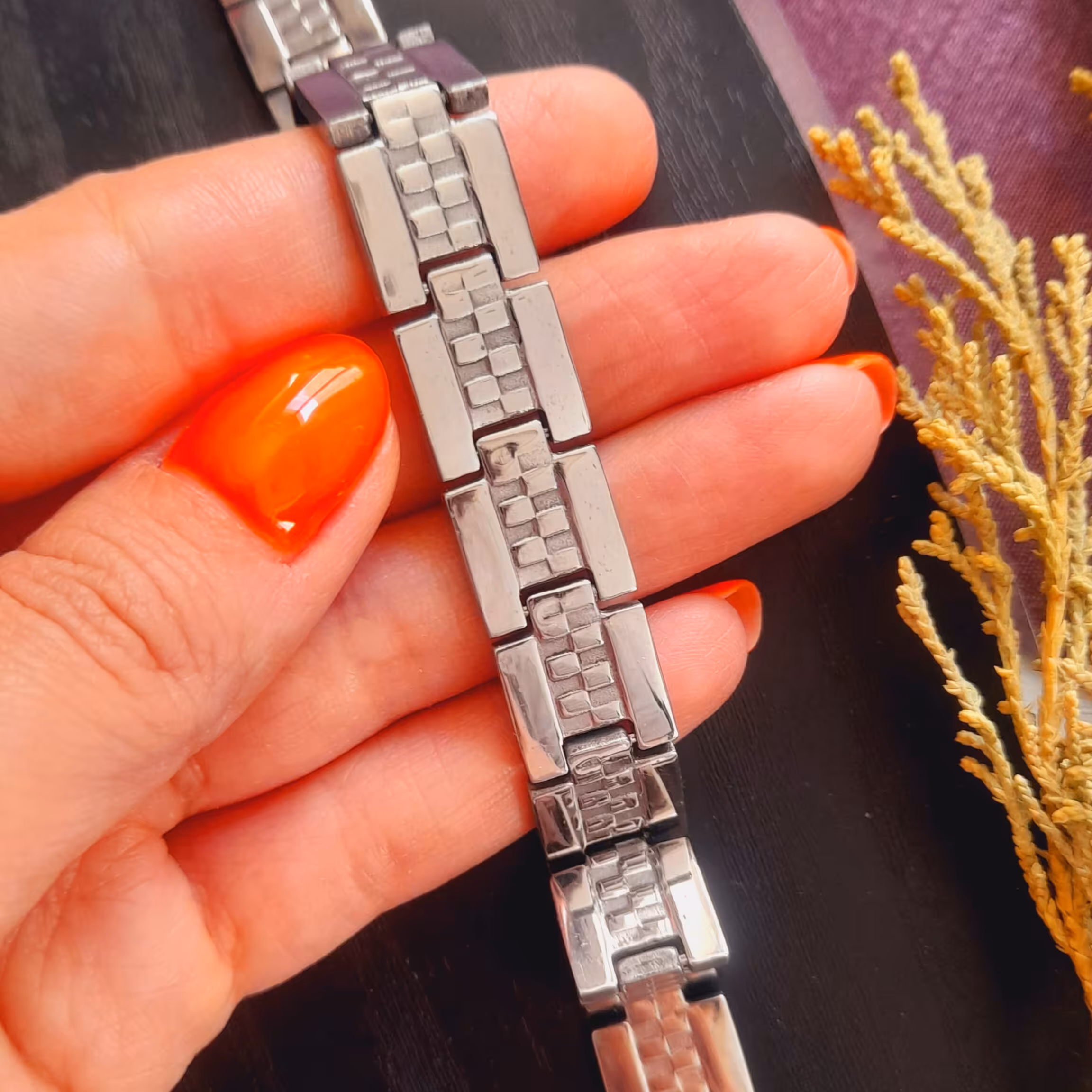 دستبند مردانه و پسرانه جنس استیل نقره ای  رنگ  