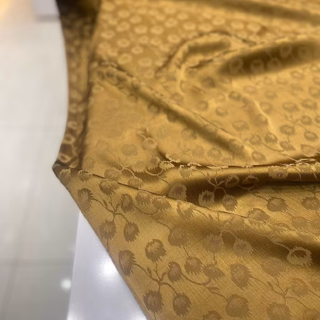 پارچه ابریشم 9 هزار  طرح 7قیمت متری طرح  زیبا  و شیک و پرفروش