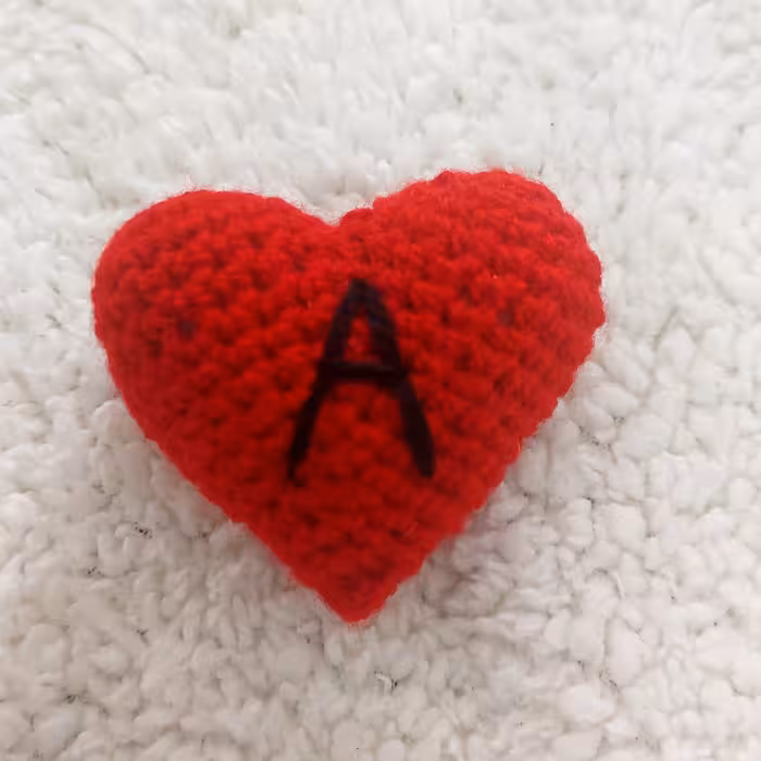 جا کلیدی بافتنی  قلب ولنتاین  در بسته های 50 تایی قابل سفارش در رنگ ها و سایزهای مختلف