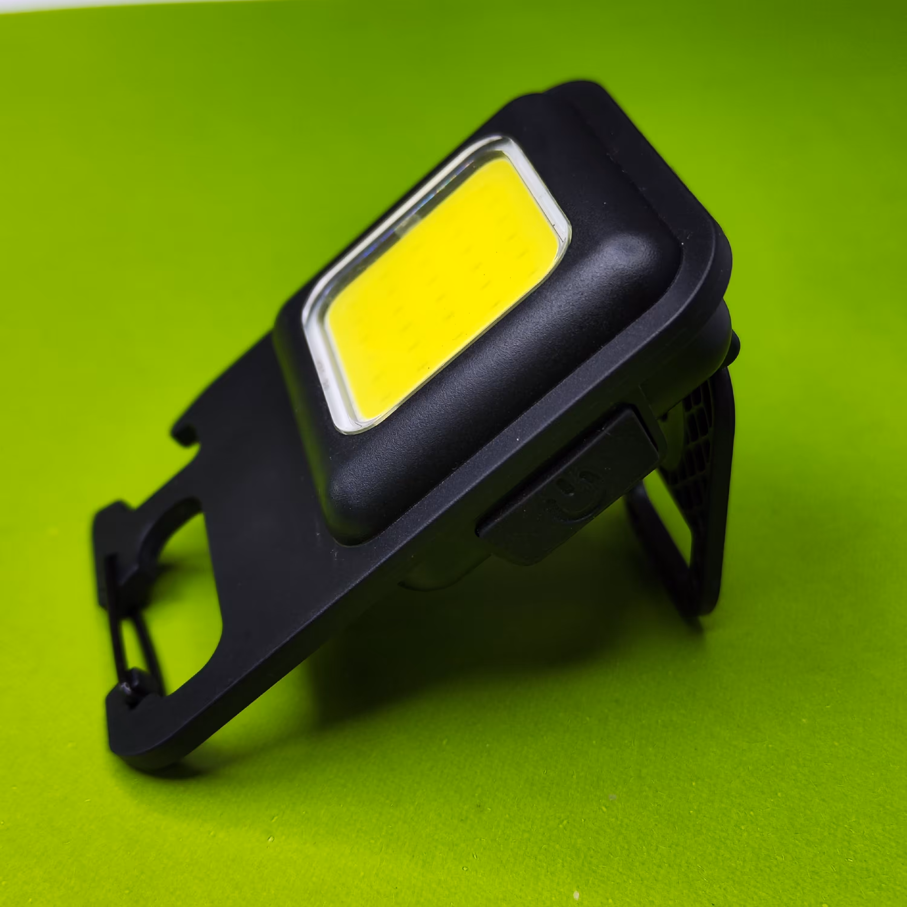 چراغ قوه شارژی