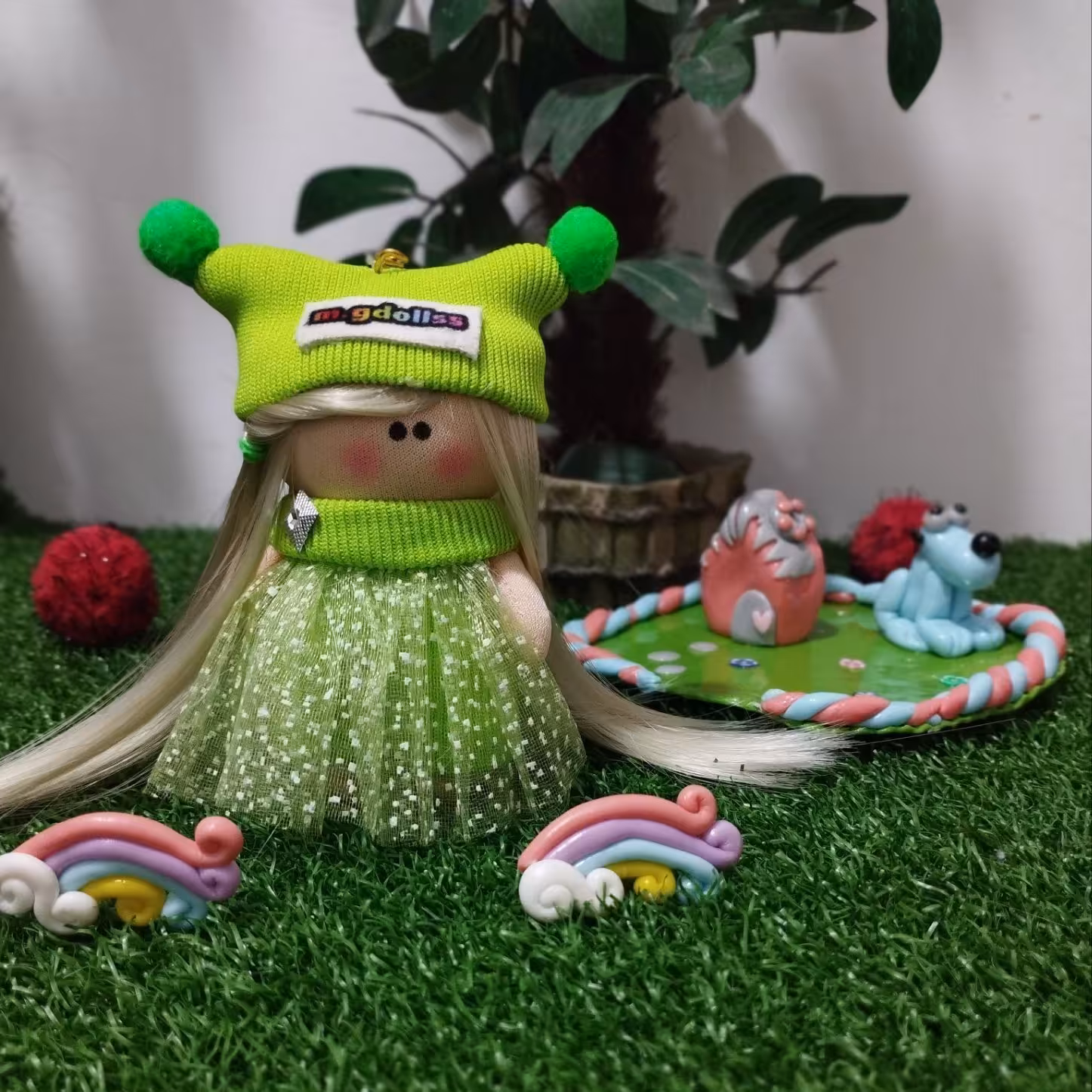عروسک روسی دختر سبز