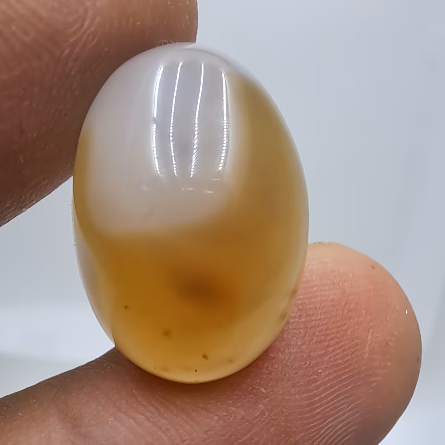 عقیق دو رنگ عسلی نباتی