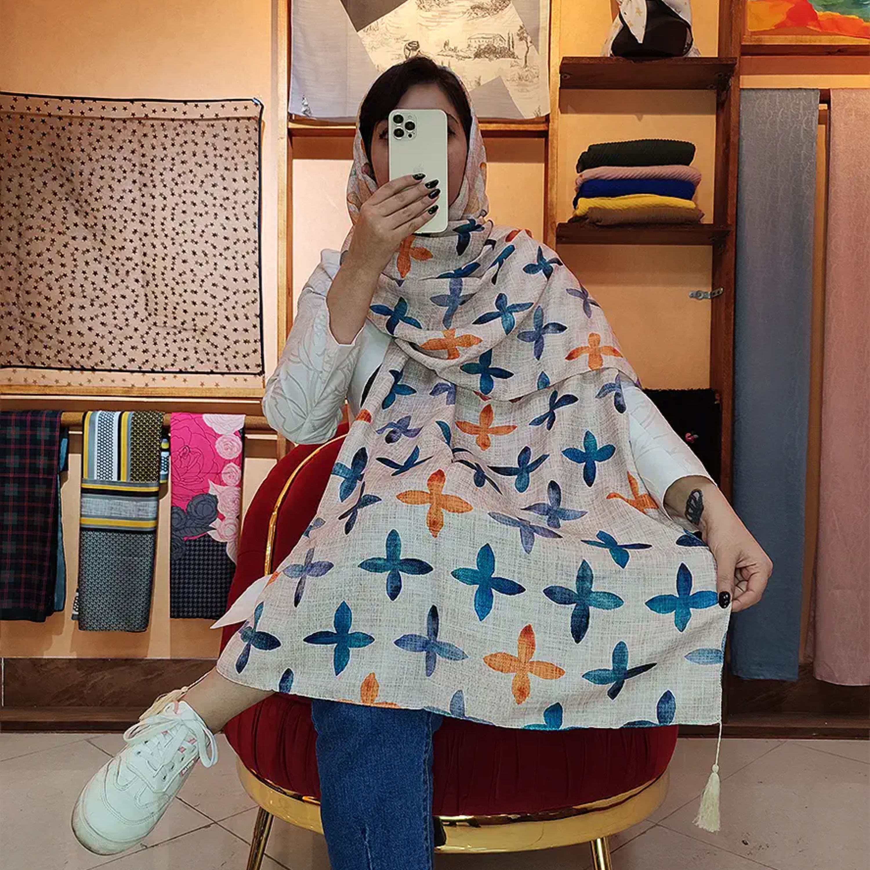 شال طرح گل رنگ کرم کد 8386